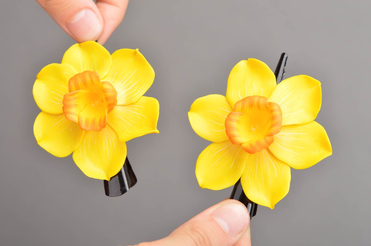 Set of 2 handmade designer metal hair clips with polymer clay narcissus flowers photo 3