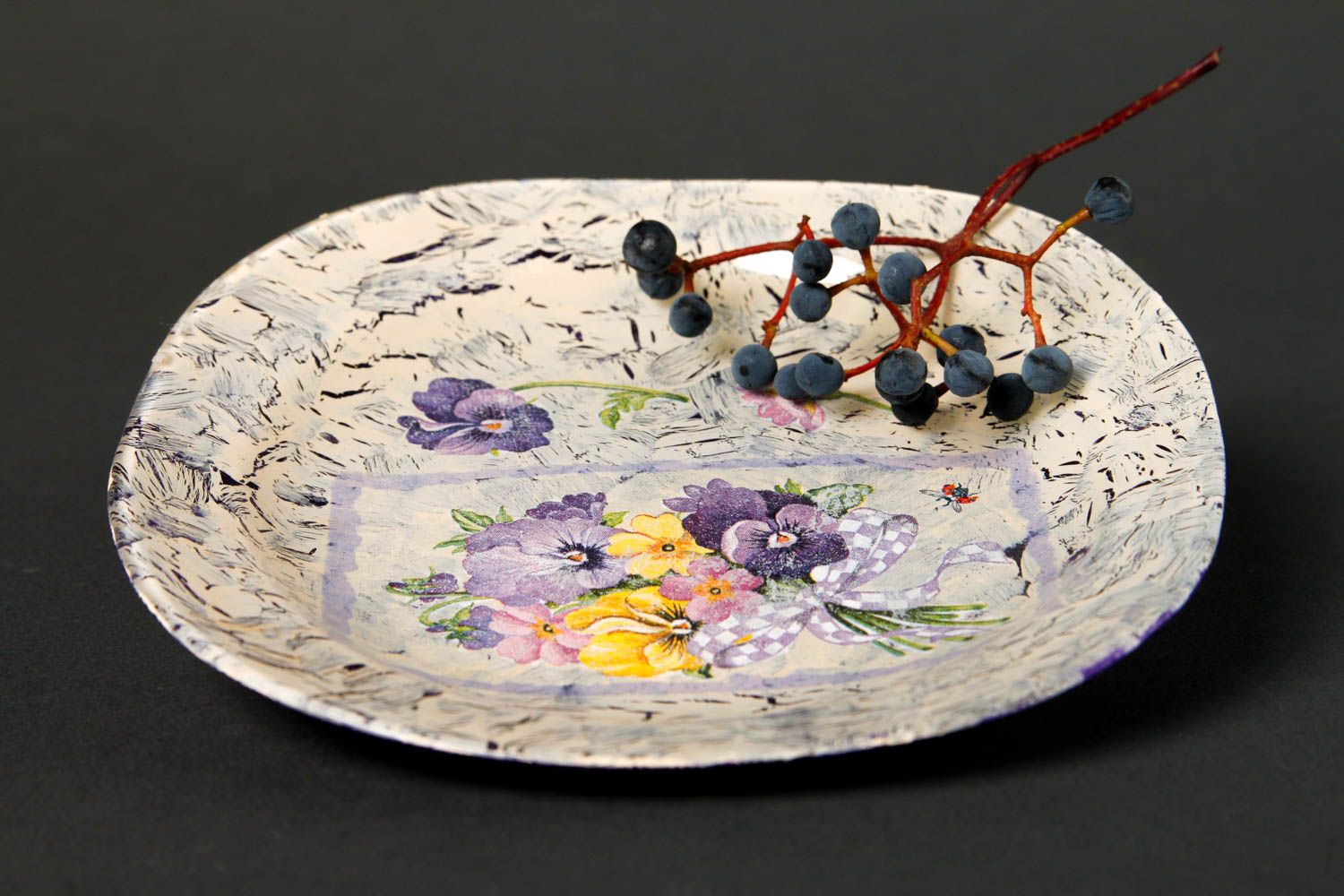 Подарочная тарелка handmade тарелка декупаж декоративная тарелка с цветочками фото 1