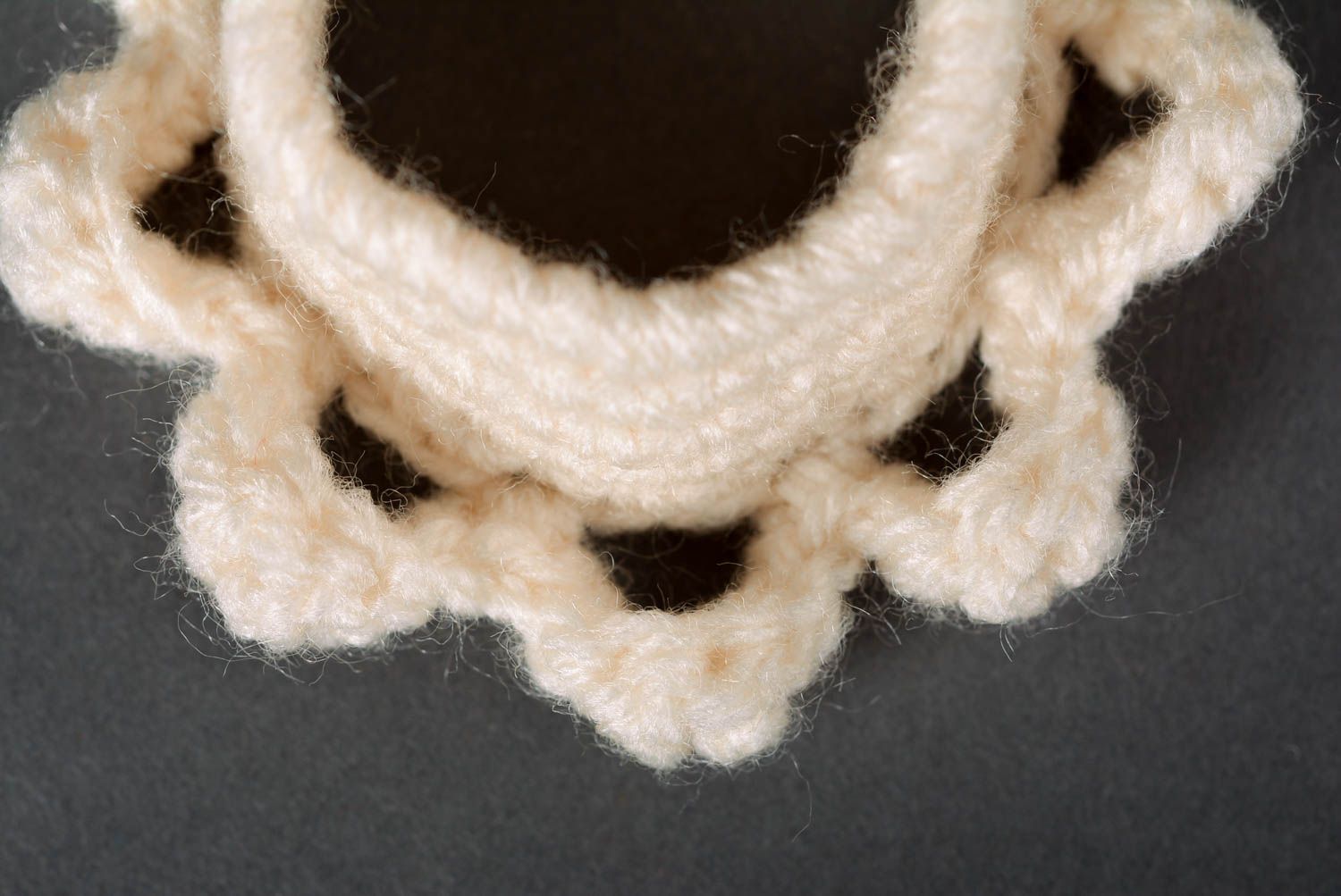 Support oeuf fait main Objet de décoration blanc tricoté au crochet Déco Pâques photo 4