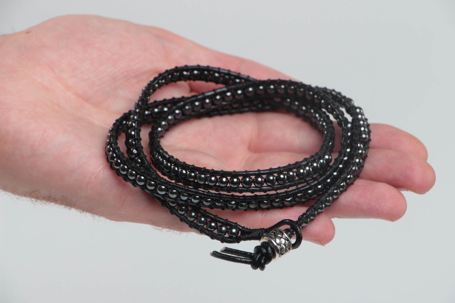 Bracelet hématite fait main Bijoux en cuir Accessoire pour femme design photo 5