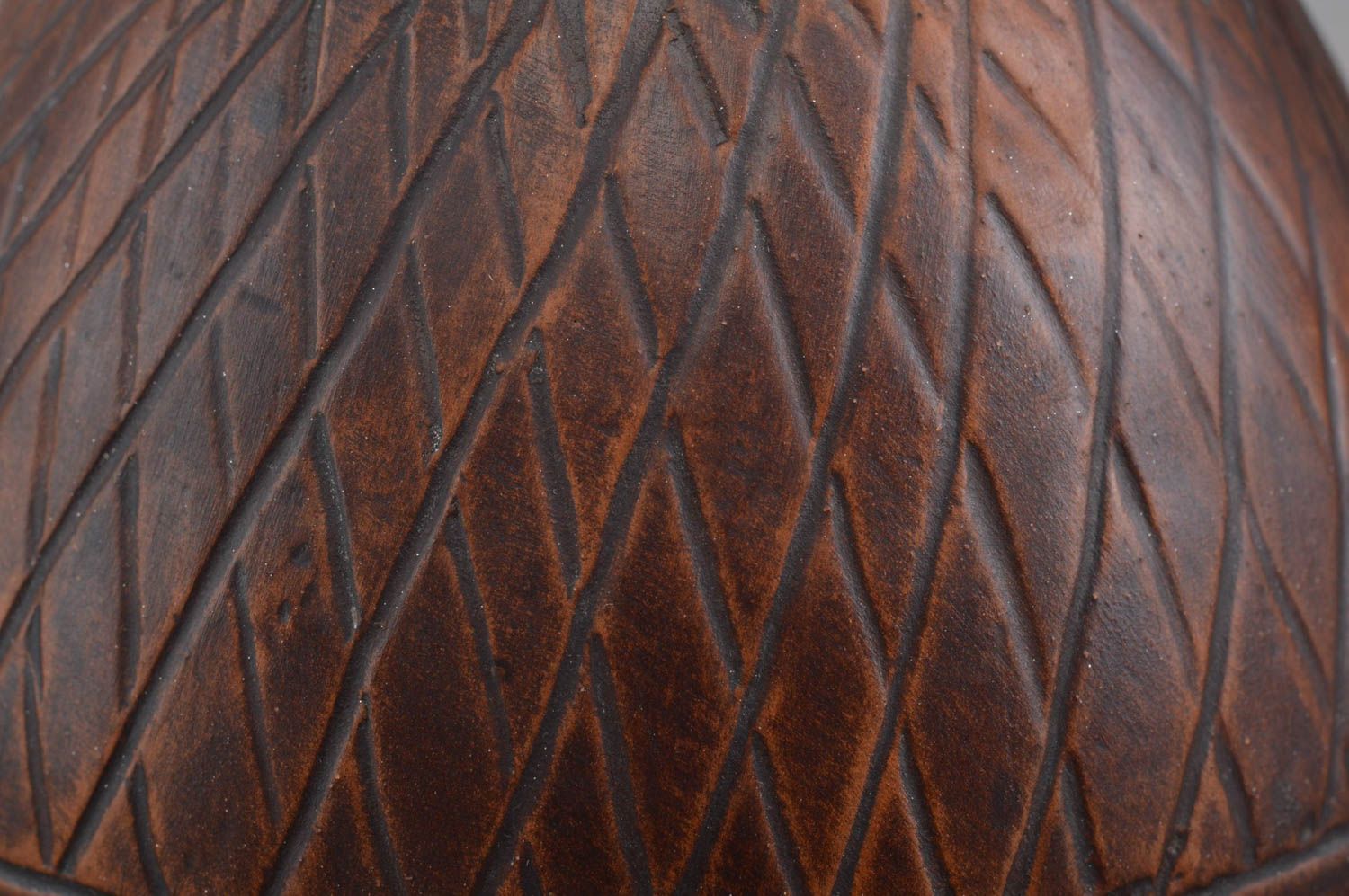 Глиняный кувшин с узким горлышком объемом 500 мл красивый коричневый хэнд мейд фото 5
