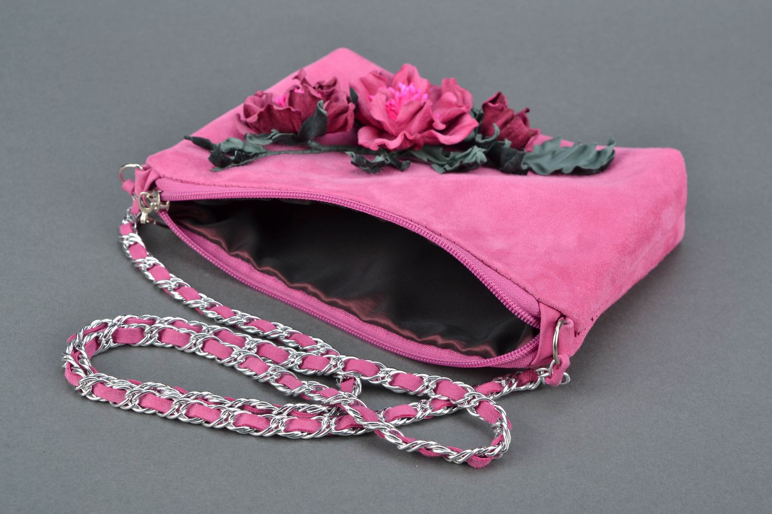 Stylish suede and leather clutch of pink color with flowers photo 4