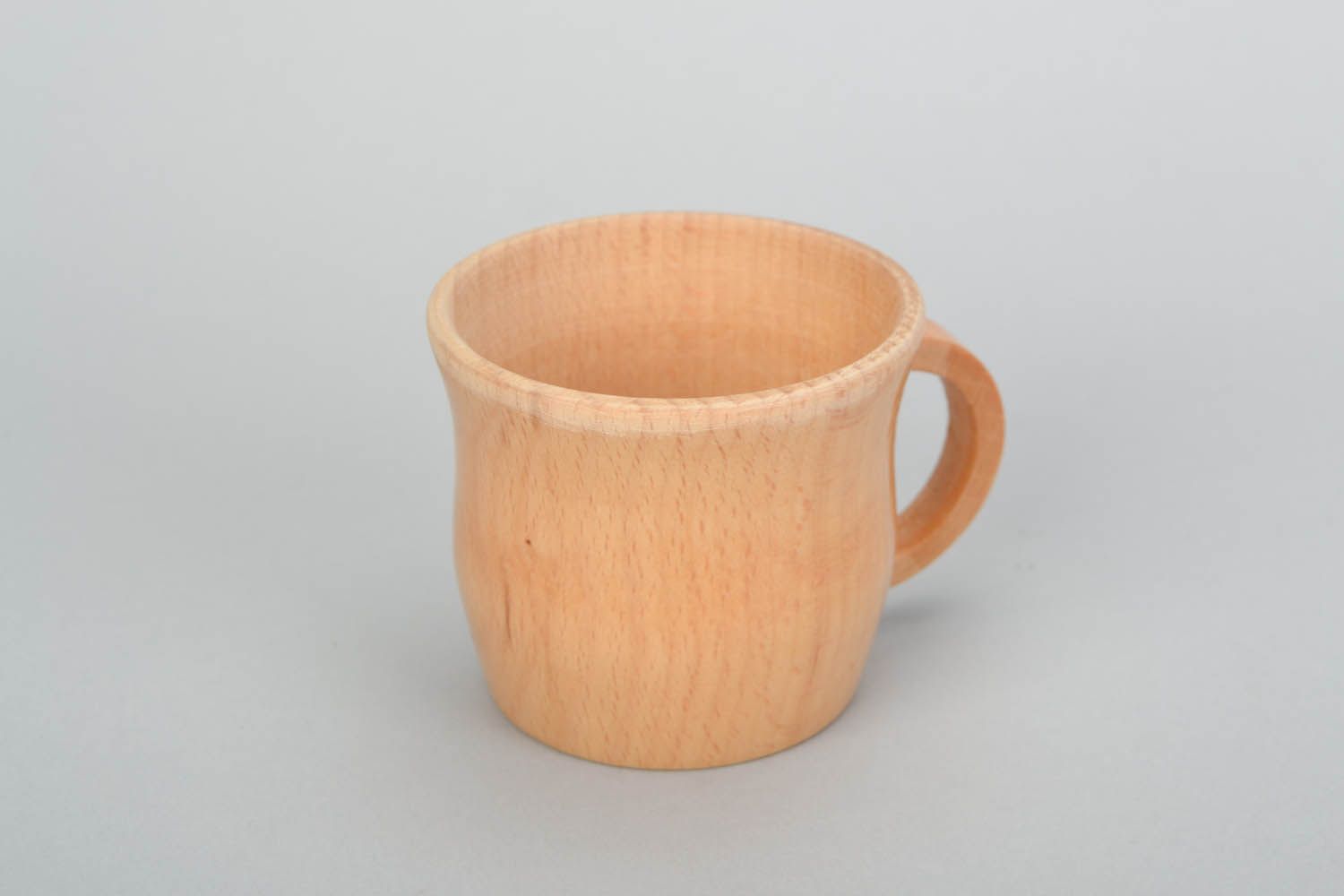 Tasse aus Holz foto 4