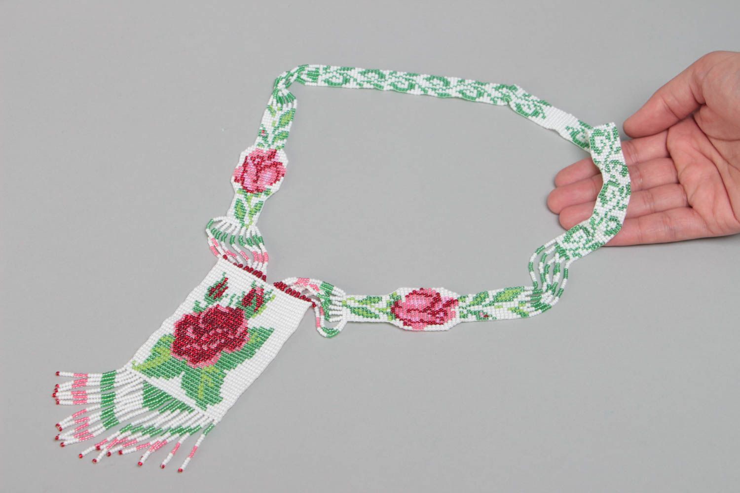 Collier blanc à motif floral en perles de rocaille tchèques fait main original photo 5