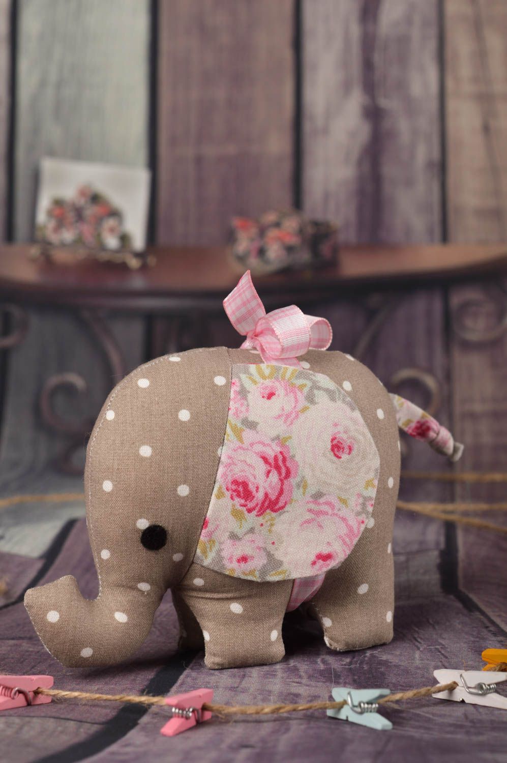 Игрушка слон ручной работы декоративная игрушка интересный подарок с розами фото 1
