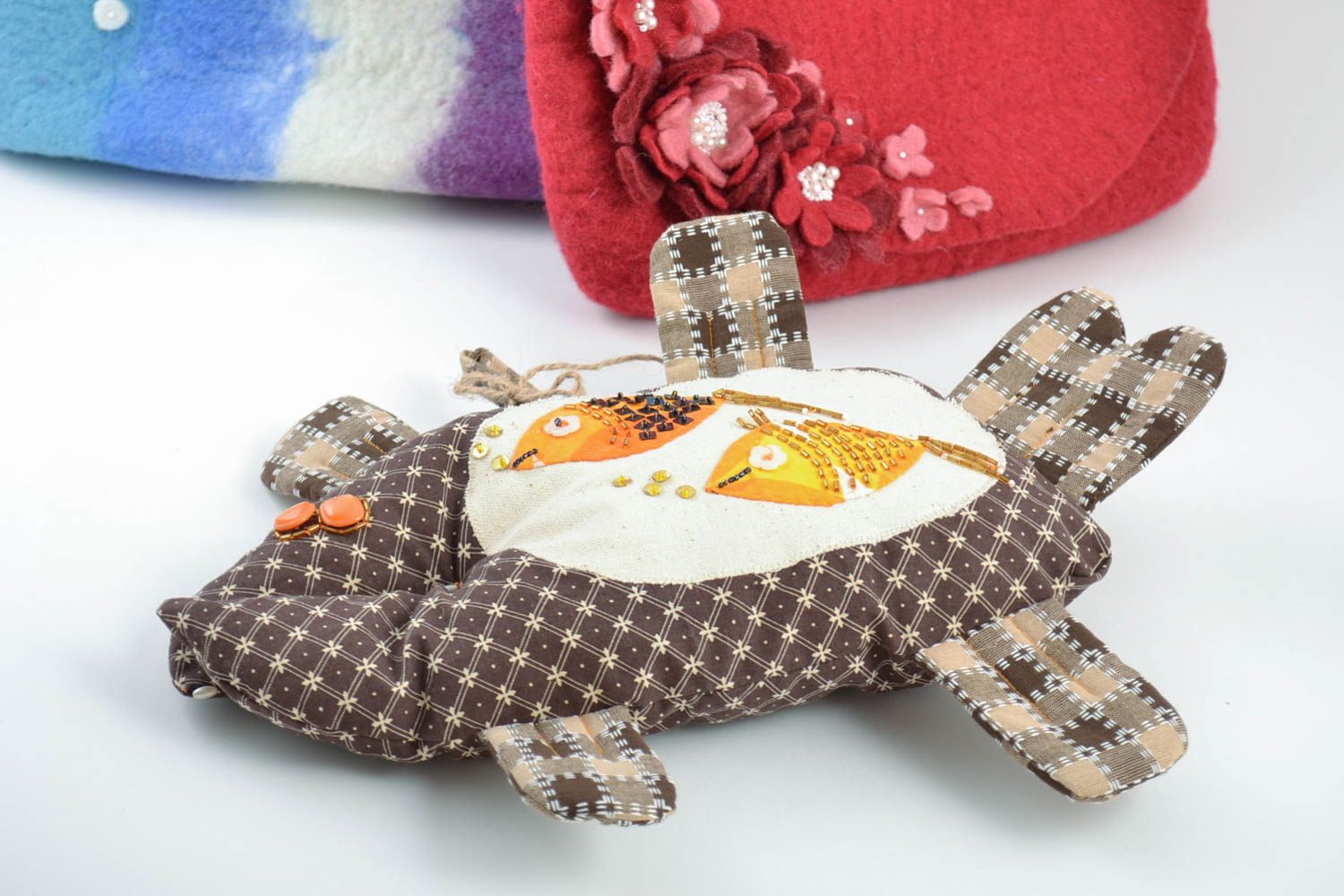 Мягкая игрушка ручной работы рыба настенное панно с петелькой декор детской фото 1
