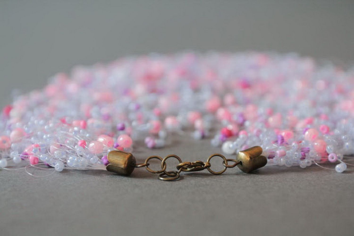 Collier en perles de rocailles tricoté au crochet photo 7