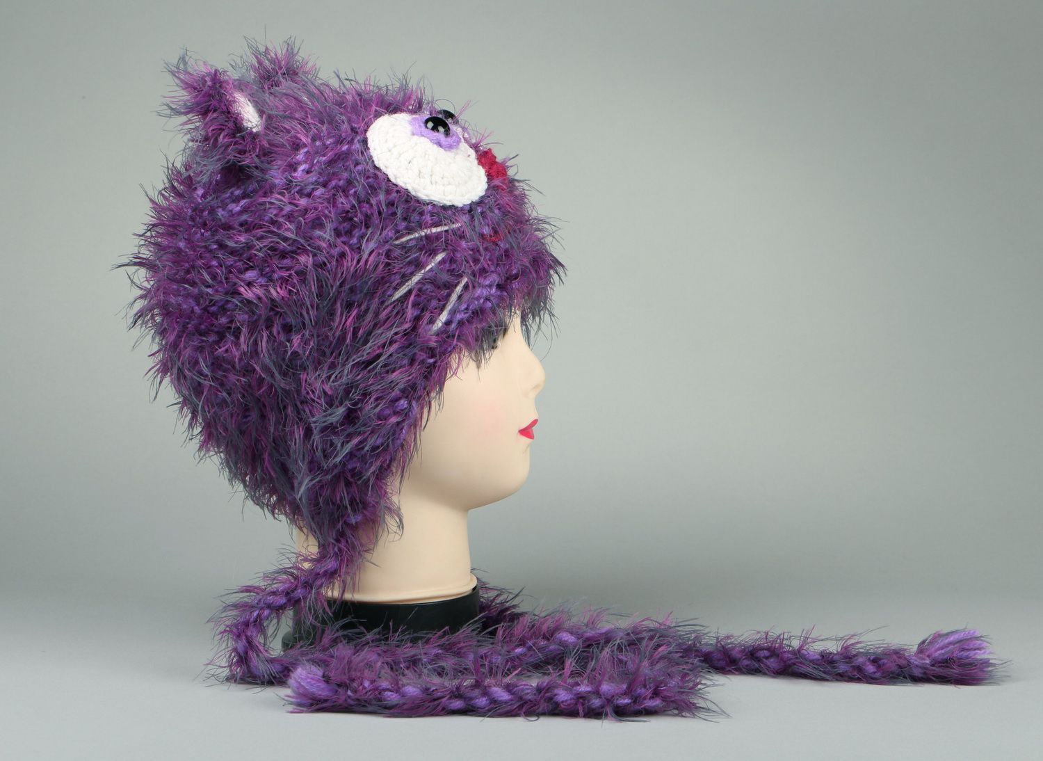 Вязаная шапка Пушистый фиолетовый котик фото 2