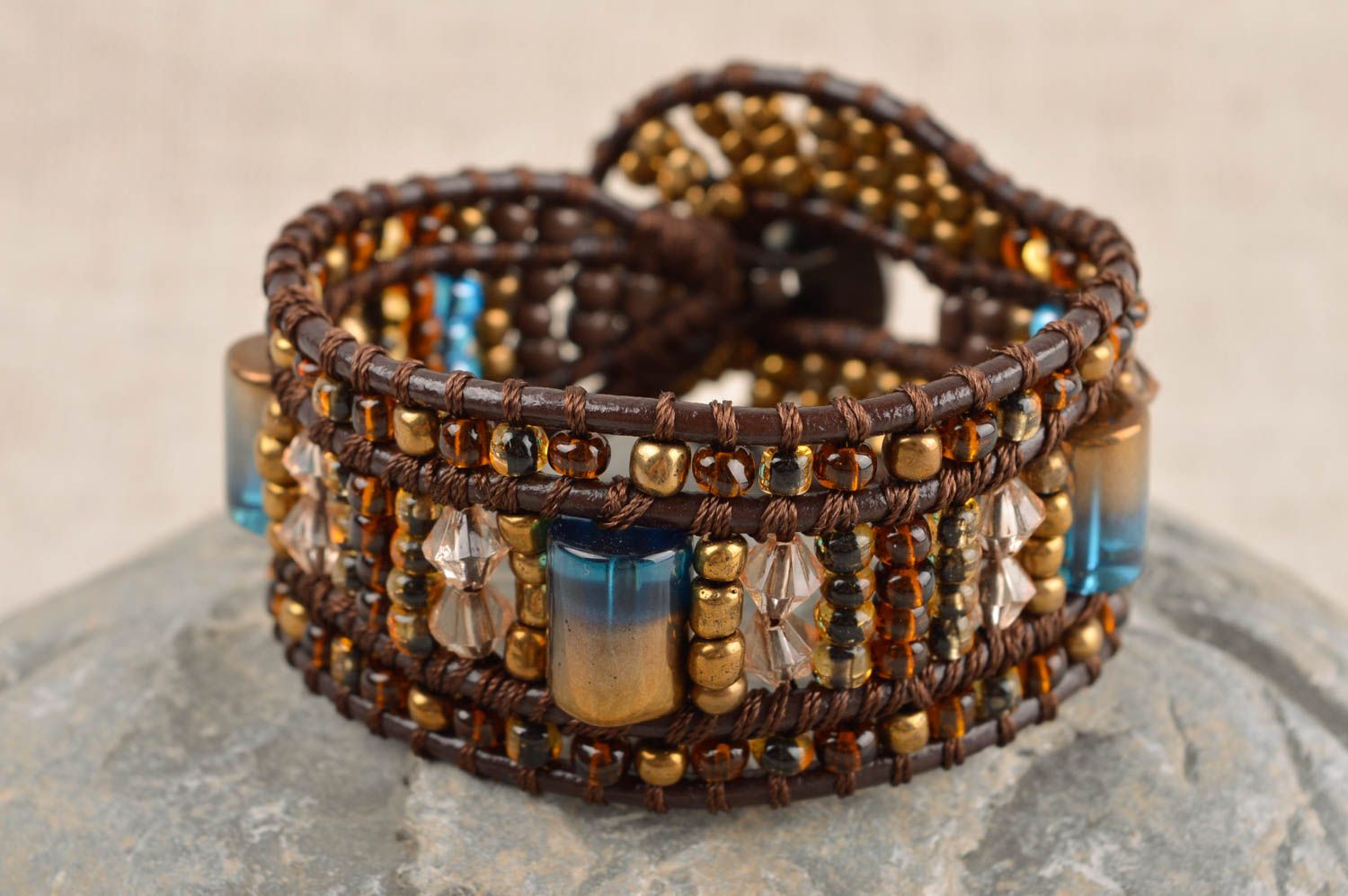 Bracelet perles rocaille cuir Bijou fait main original Accessoire femme photo 1