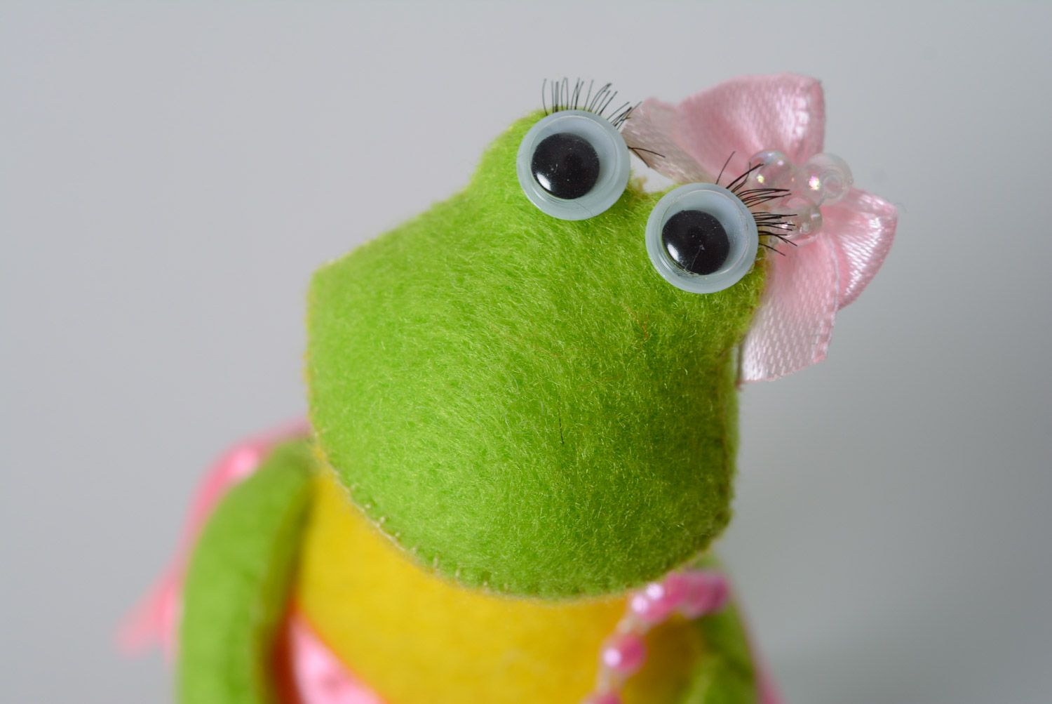 Handmade soft yellow-green frog toy made of felt nice present for children photo 2