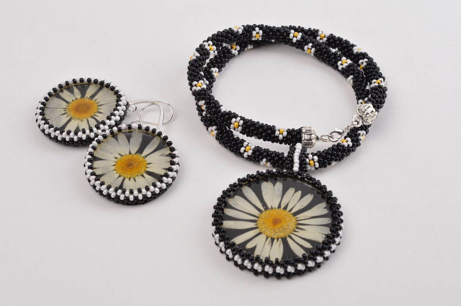 Handmade pendant unusual accessory gift ideas epoxy resin jewelry flower pendant photo 2