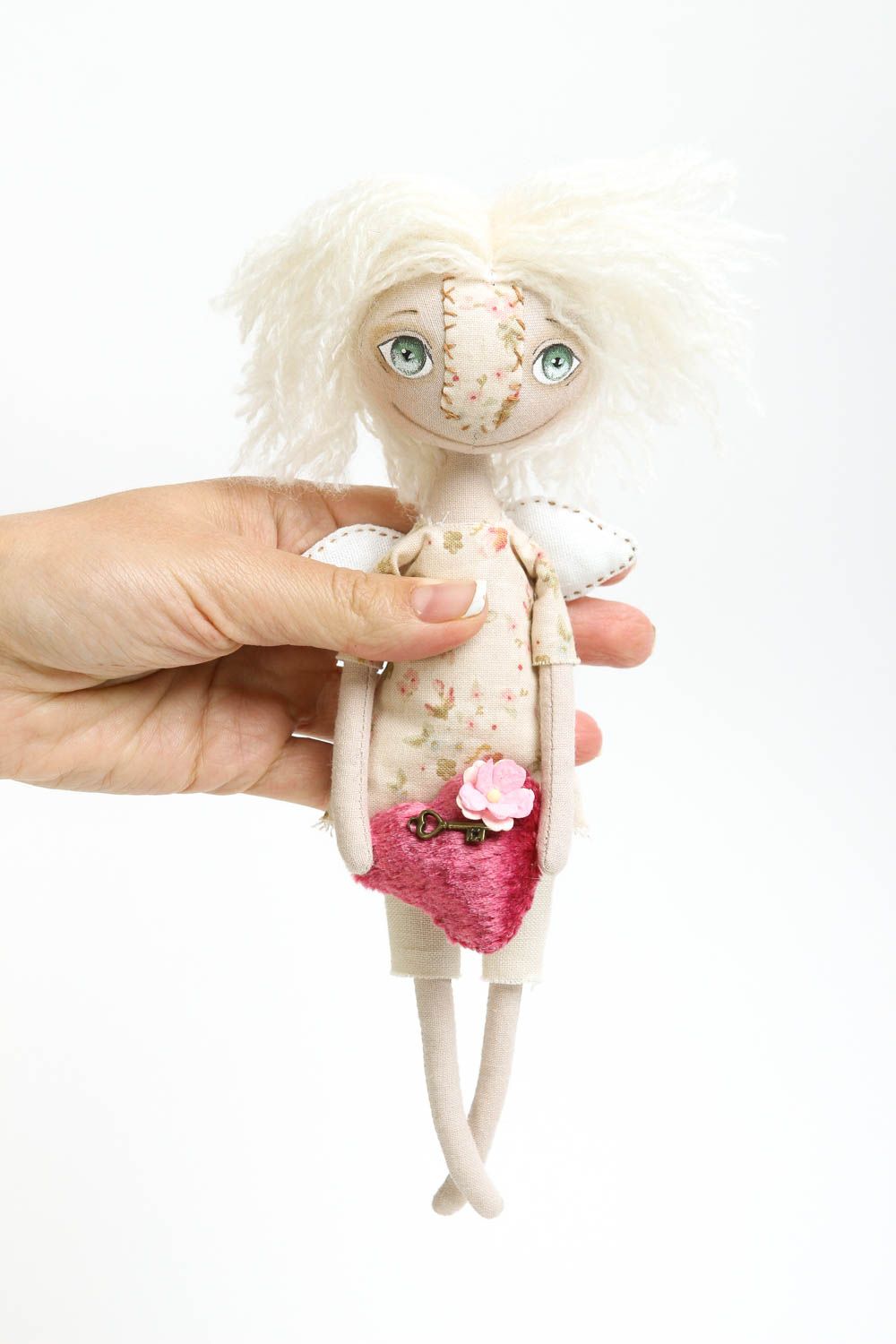 Angelo con cuore in cotone fatto a mano bambola tessile originale decoro casa foto 5
