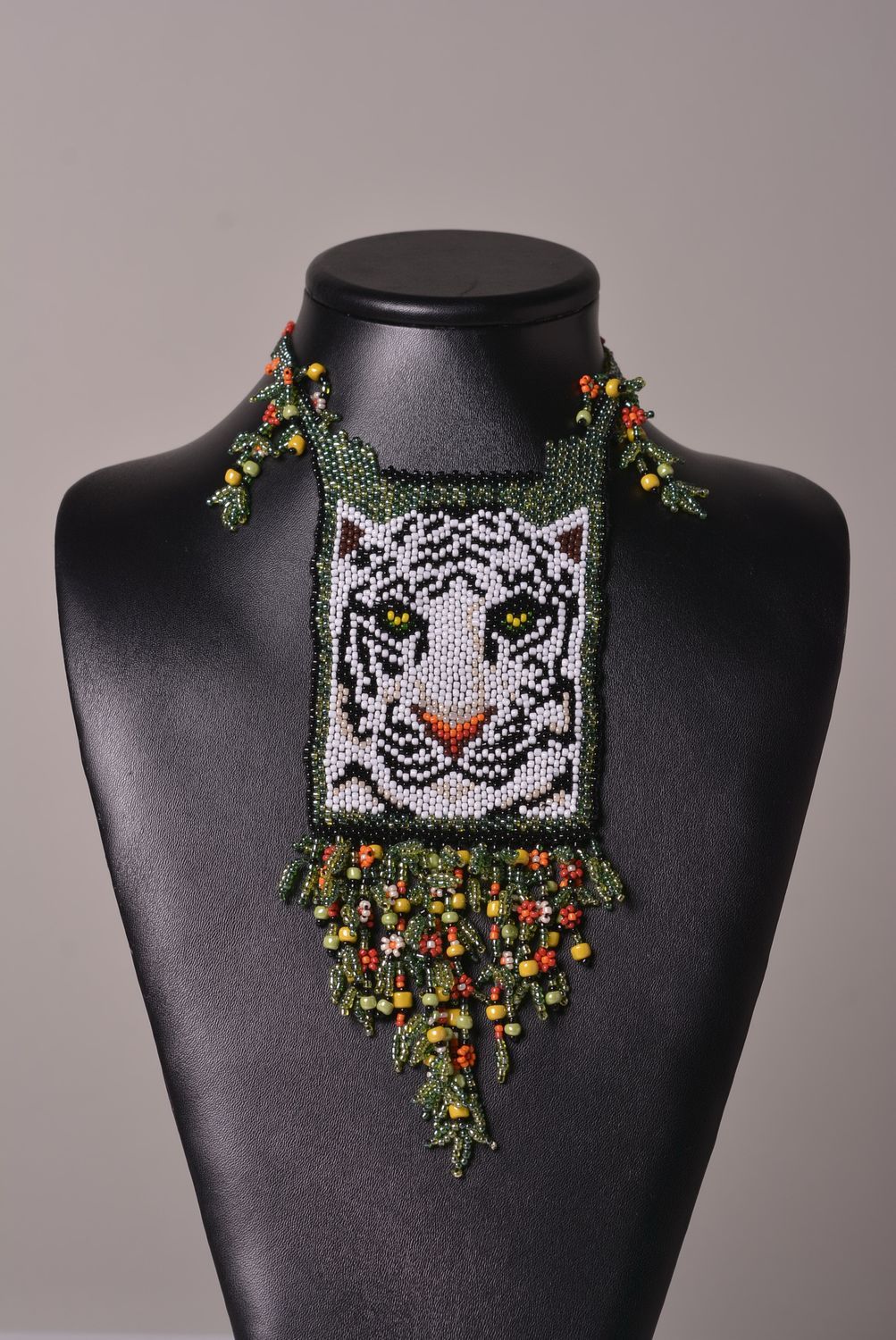 Колье из бисера украшение ручной работы ожерелье из бисера белый тигр женское фото 2