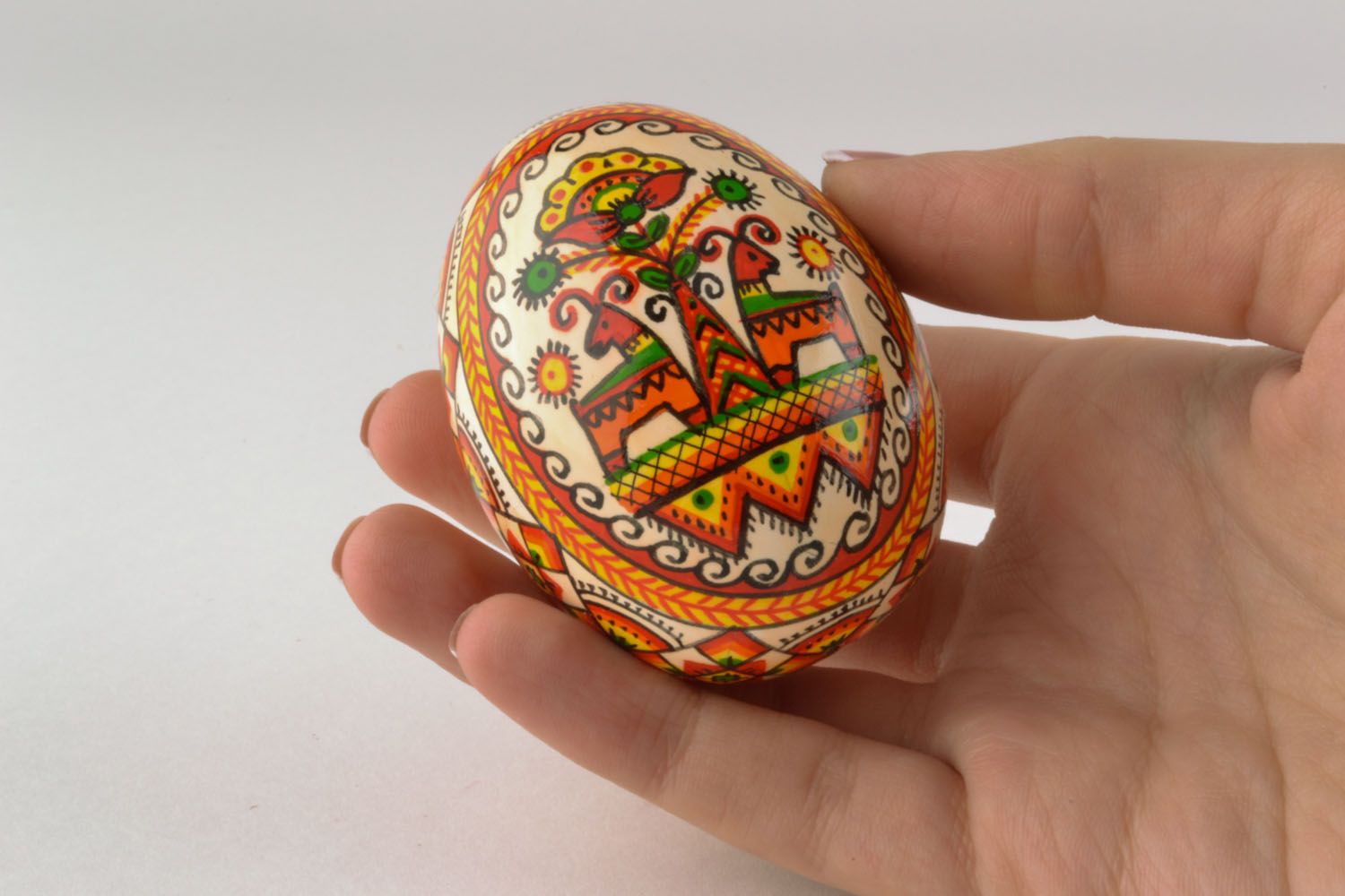 Ovo de madeira pintado à mão para Páscoa foto 5