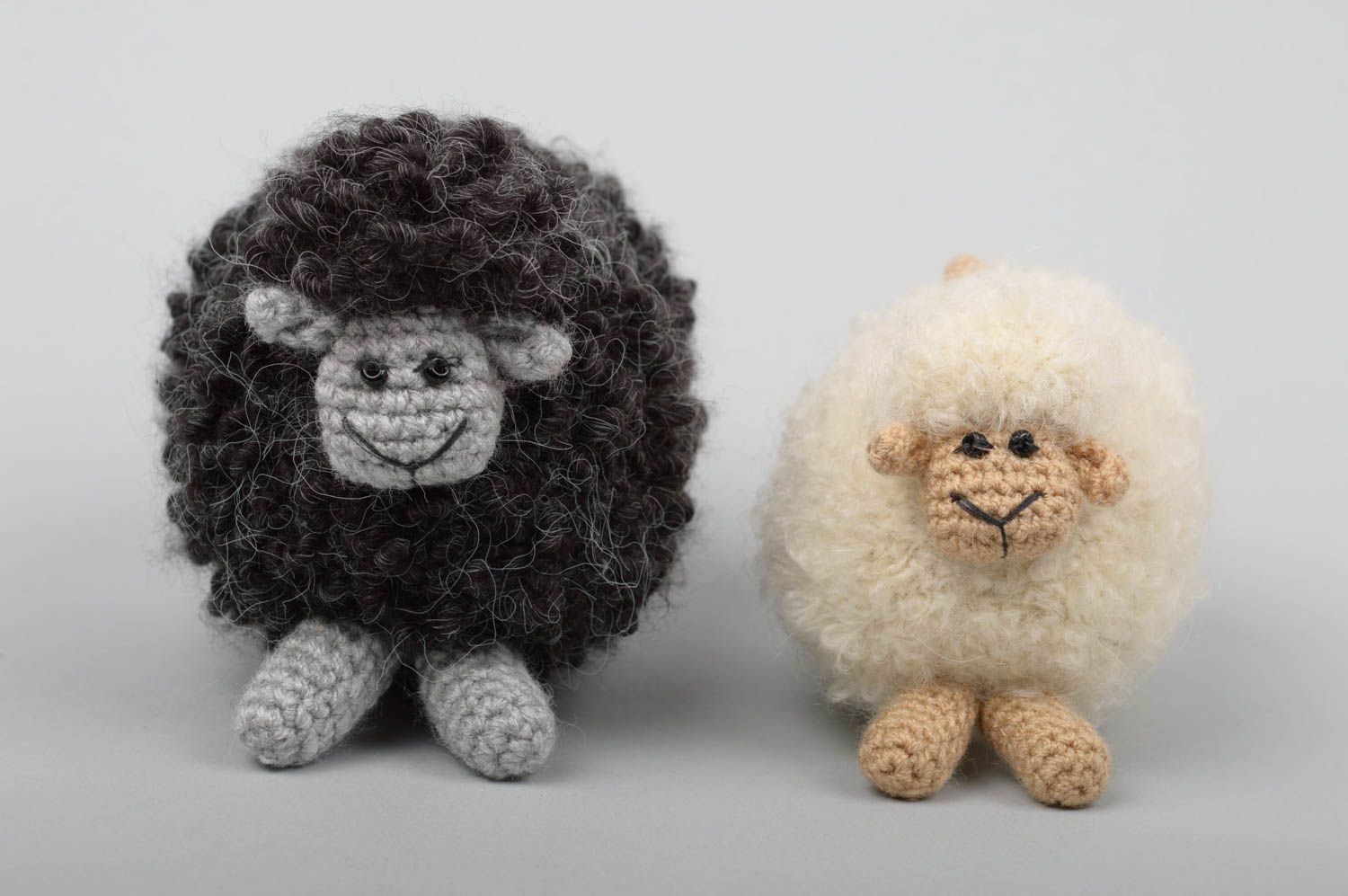 Weiche Kuscheltiere handmade Plüschtiere Schaf Spielwaren für Kinder schwarz  foto 2