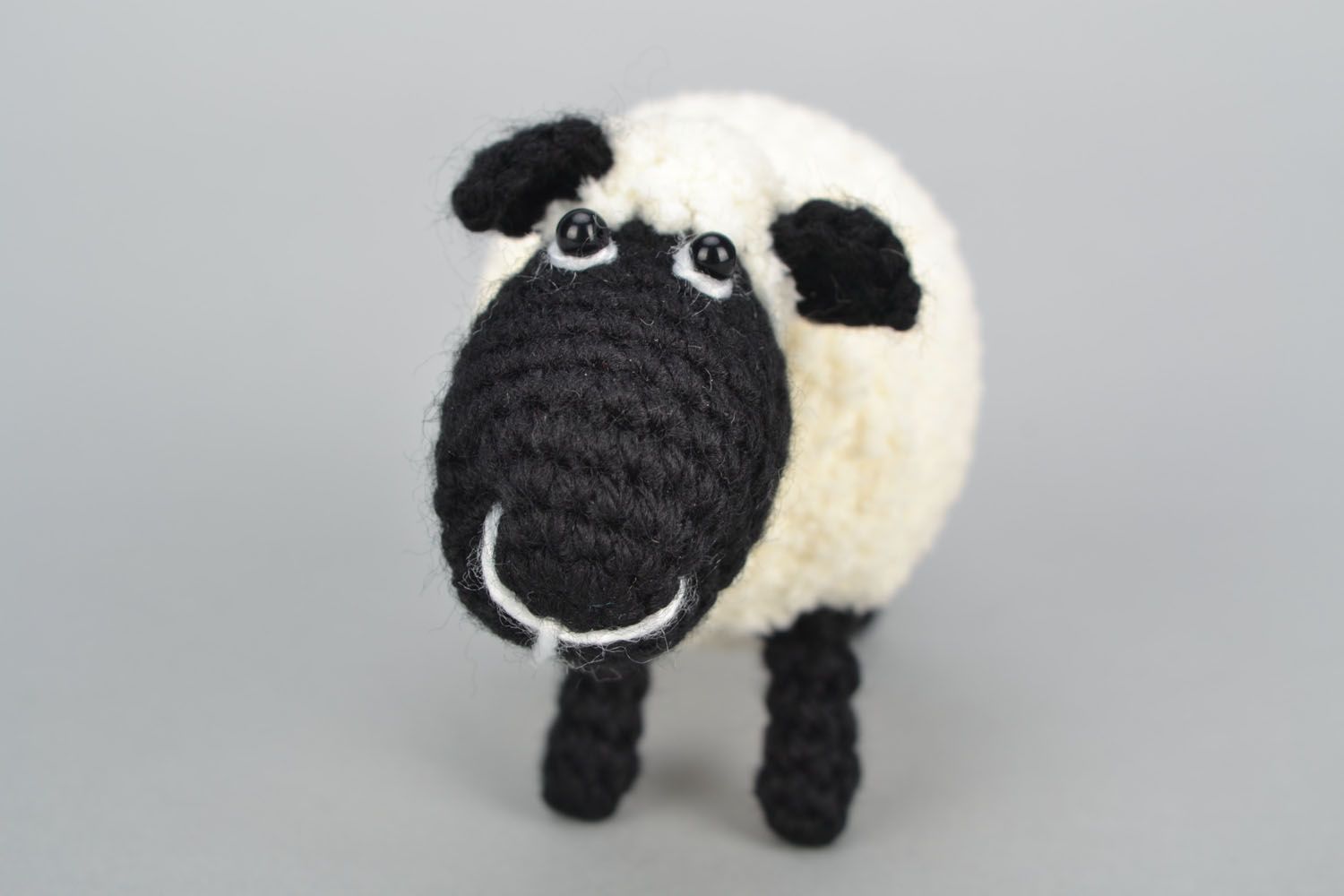 Jouet décoratif tricoté artisanal Mouton photo 4