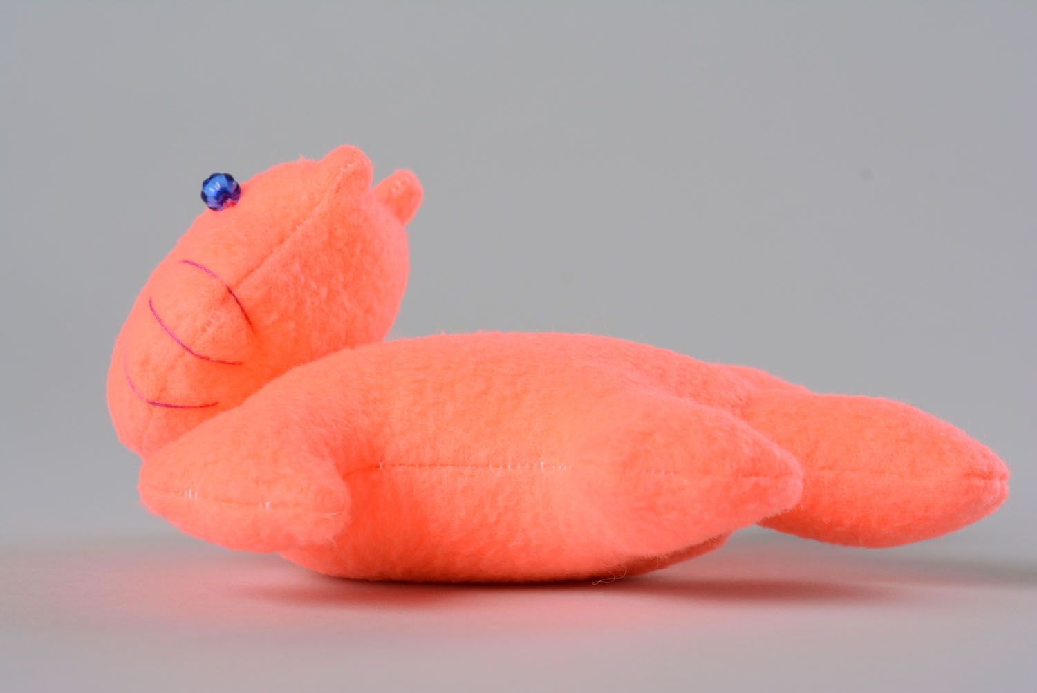 Brinquedo macio de fleece feito à mão Gatinho cor de rosa foto 5