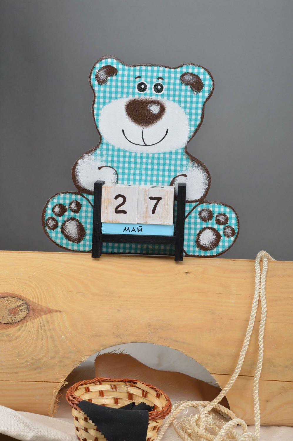 Niedlicher Holz Tischkalender für Kinder in Form von Bären für 4 Monate handmade foto 1