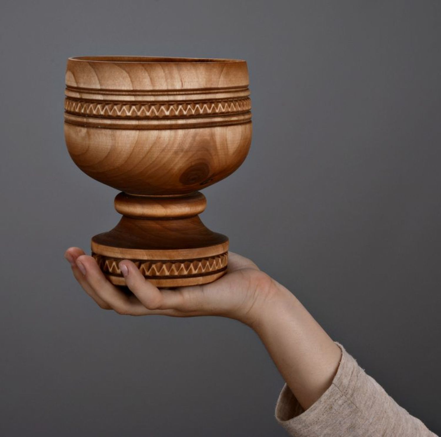 Vaso di legno fatto a mano ciotola decorativa attrezzi da cucina di legno foto 2