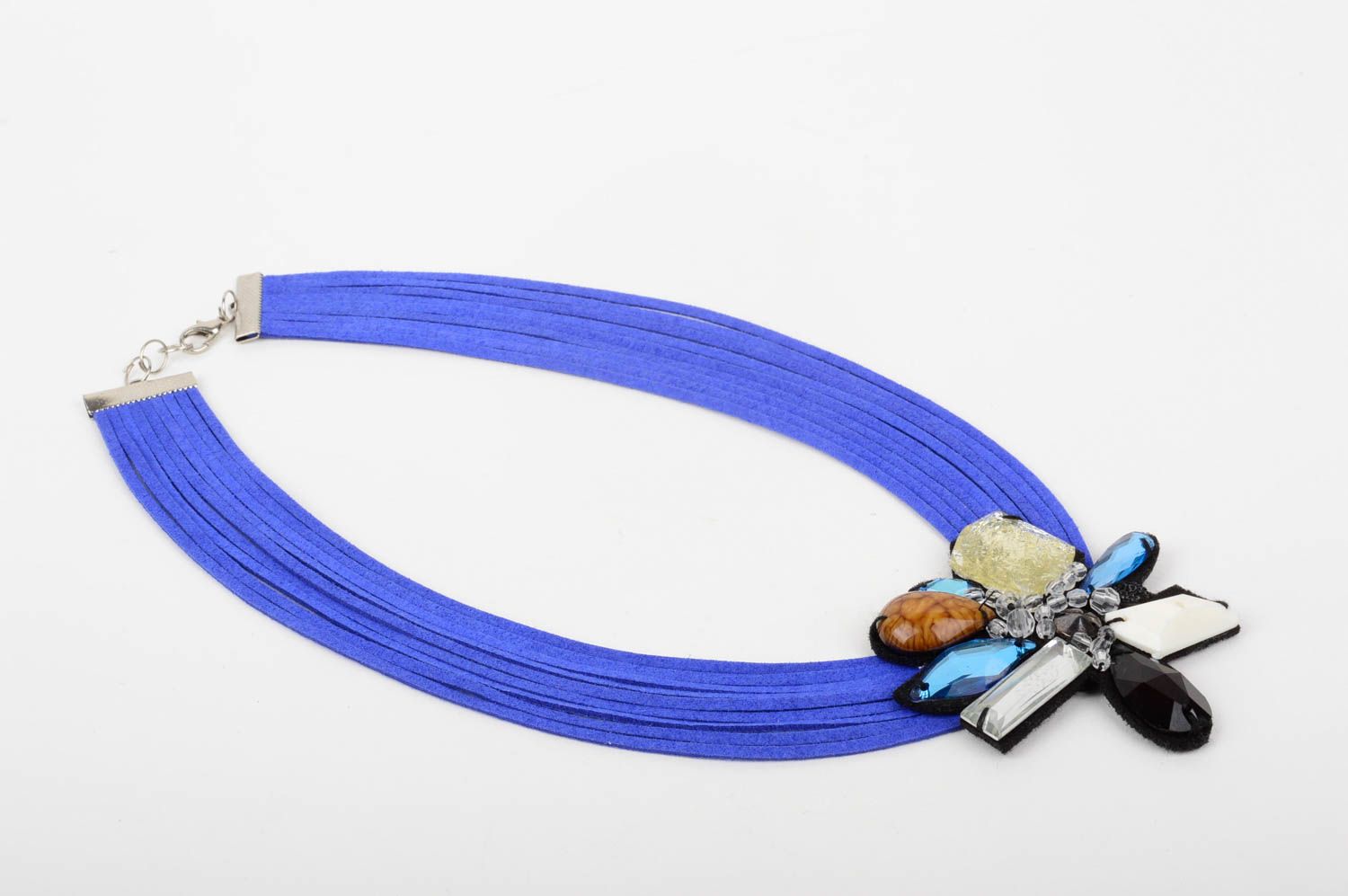 Collier fantaisie Bijou fait main lacets de daim bleu Accessoire pour femme photo 3