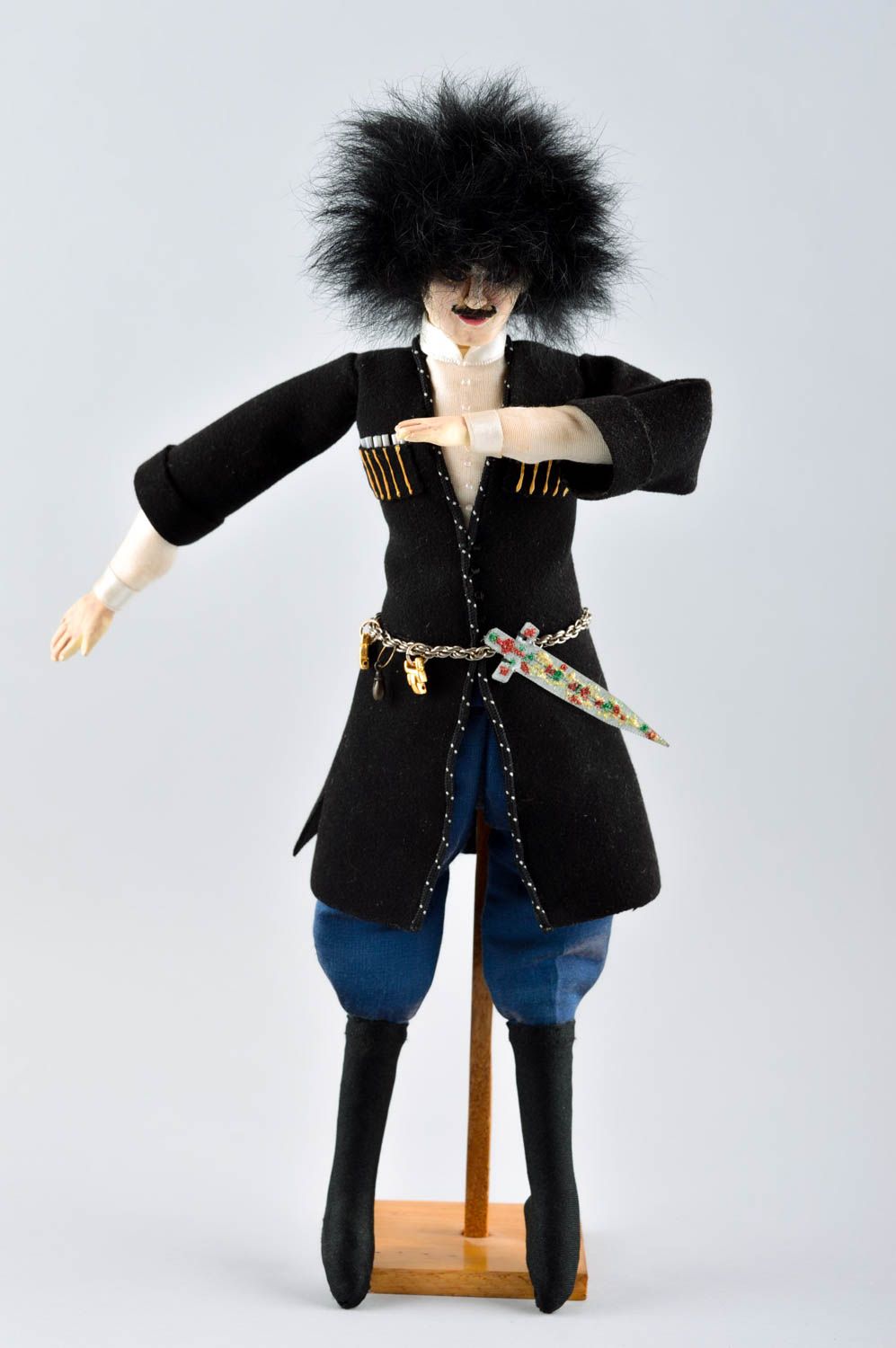 Авторская кукла игрушка ручной работы дизайнерская кукла оригинальная с мехом фото 2