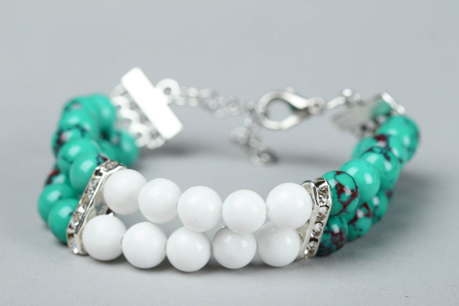 Clay bracelet with green turquoise and white agate photo 2