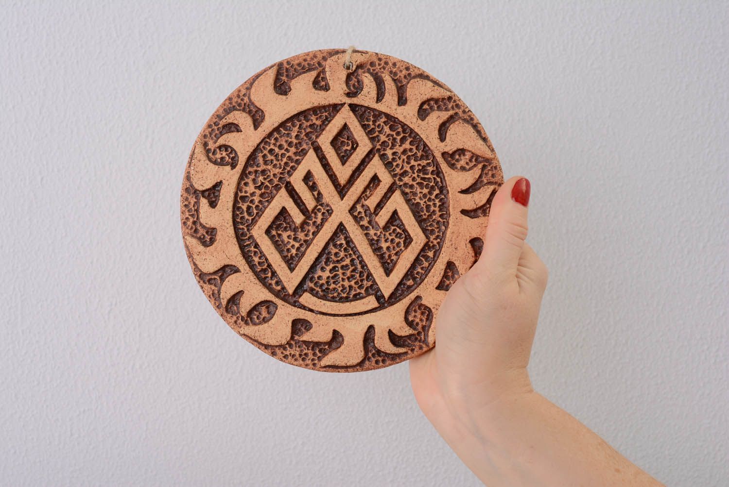 Pingente talismã artesanal de interior de cerâmica para a decoração da casa Lelia foto 4