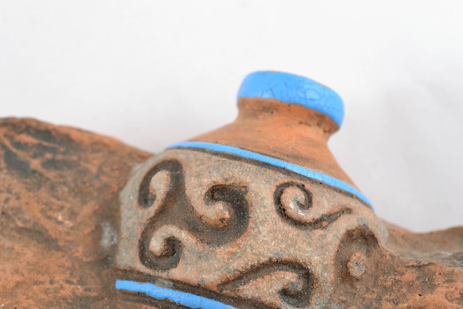 Jarra cerámica con forma de escultura foto 4