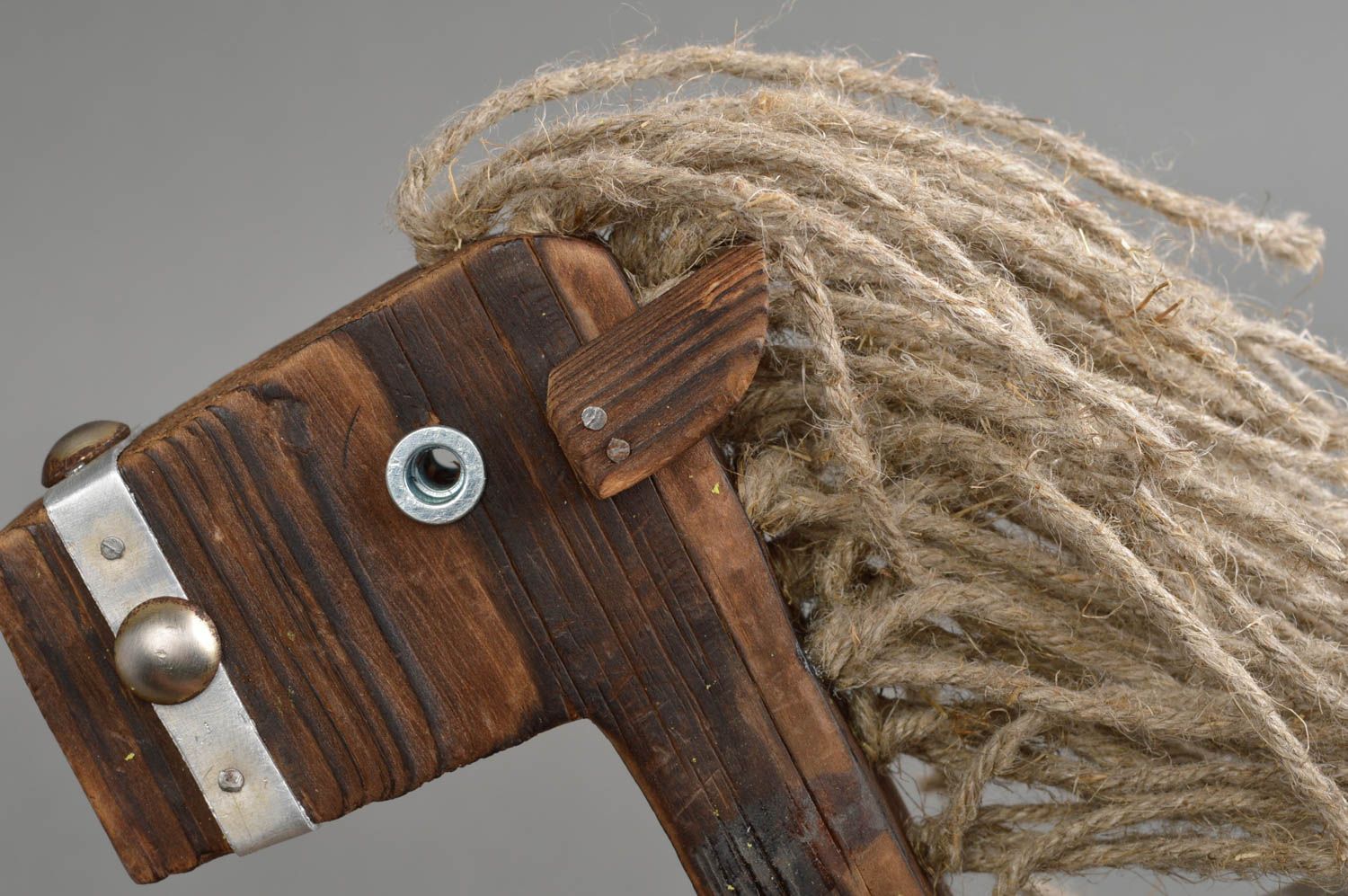 Kleine stilvolle Deko Statuette aus Holz Pferd schön künstlerische Handarbeit foto 5