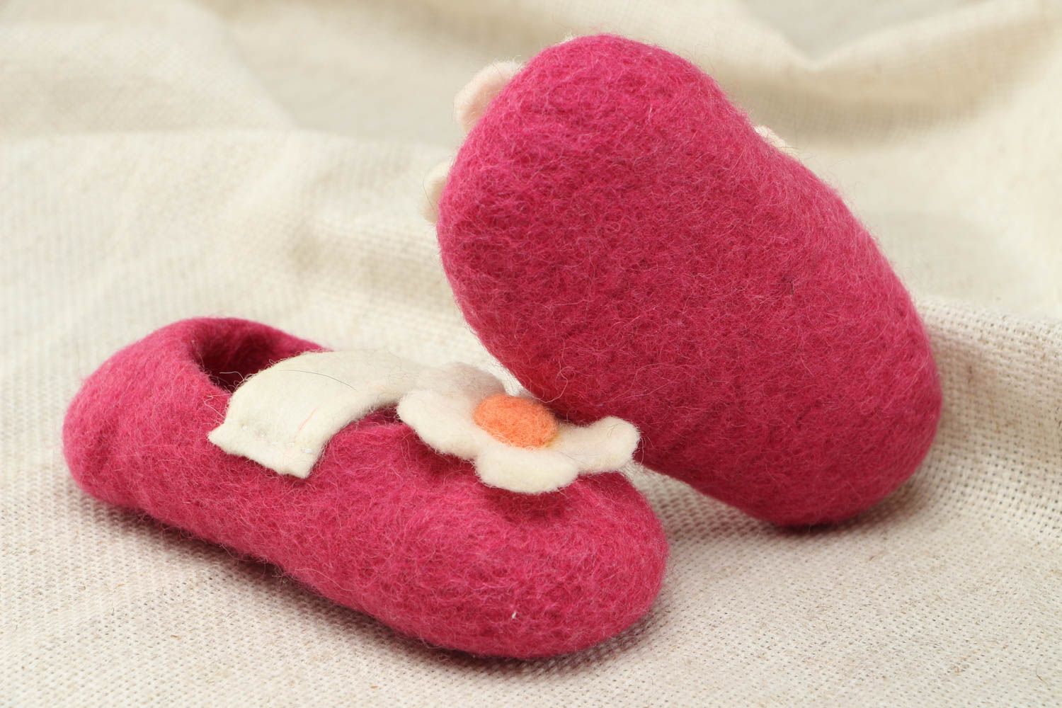 Pantoufles pour bébé en laine feutrée faites main photo 3