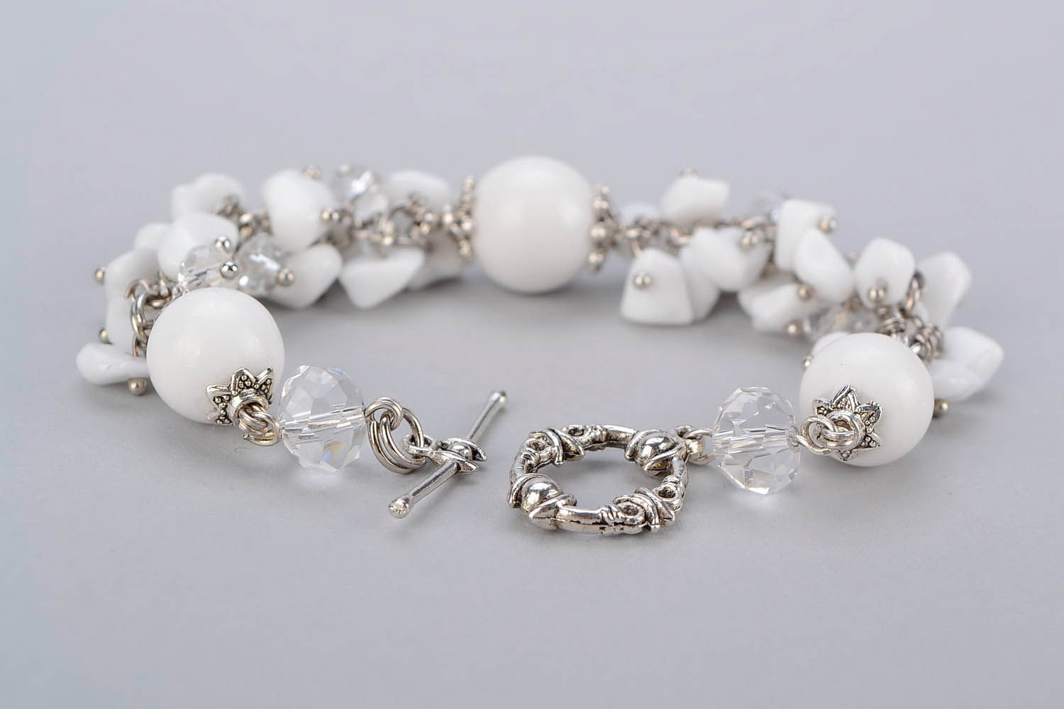 Bracelet with white agate and crystal photo 4