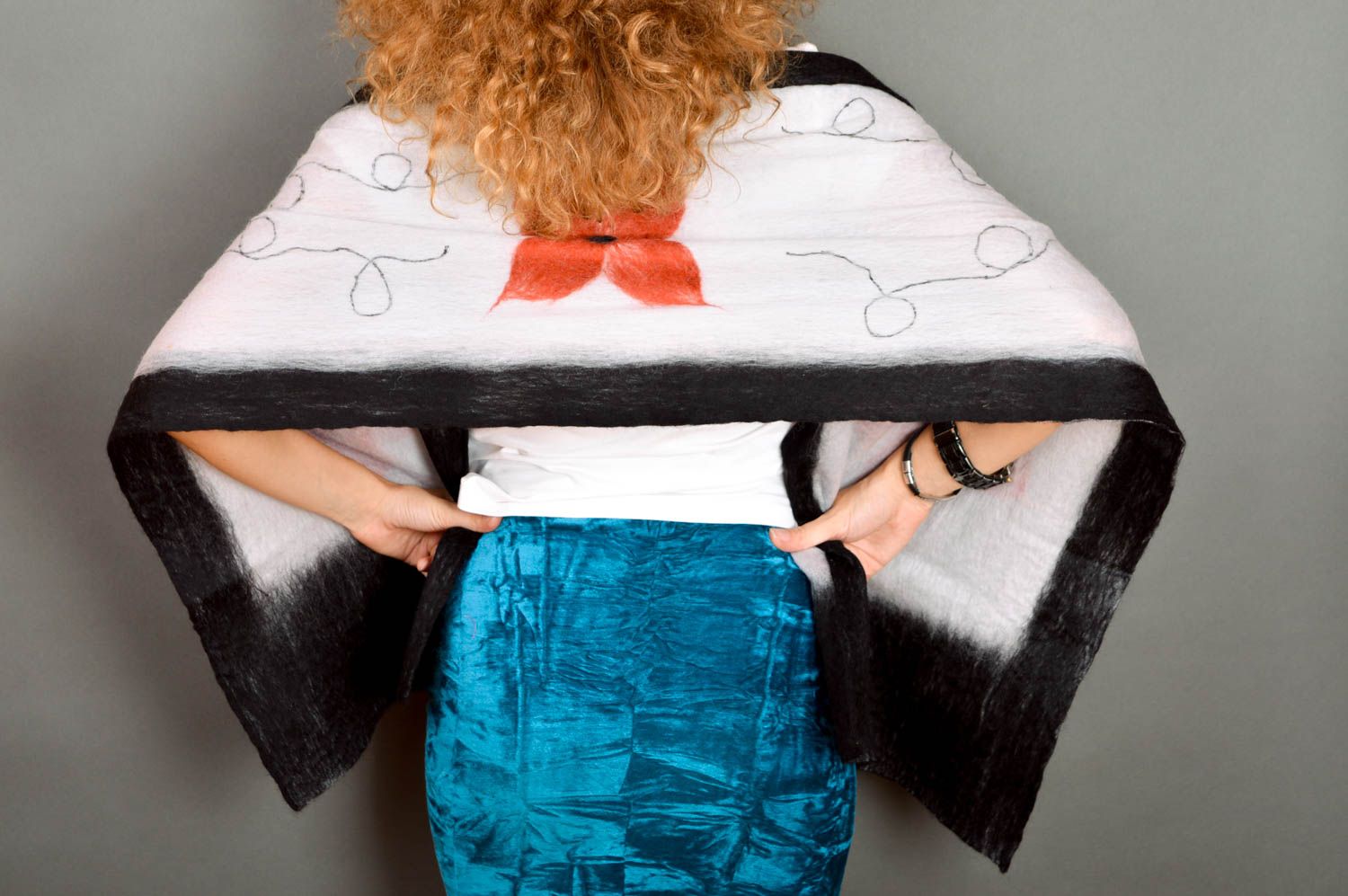 Шерстяной шарф с цветами шарф ручной работы женский шарф черный с красным фото 5
