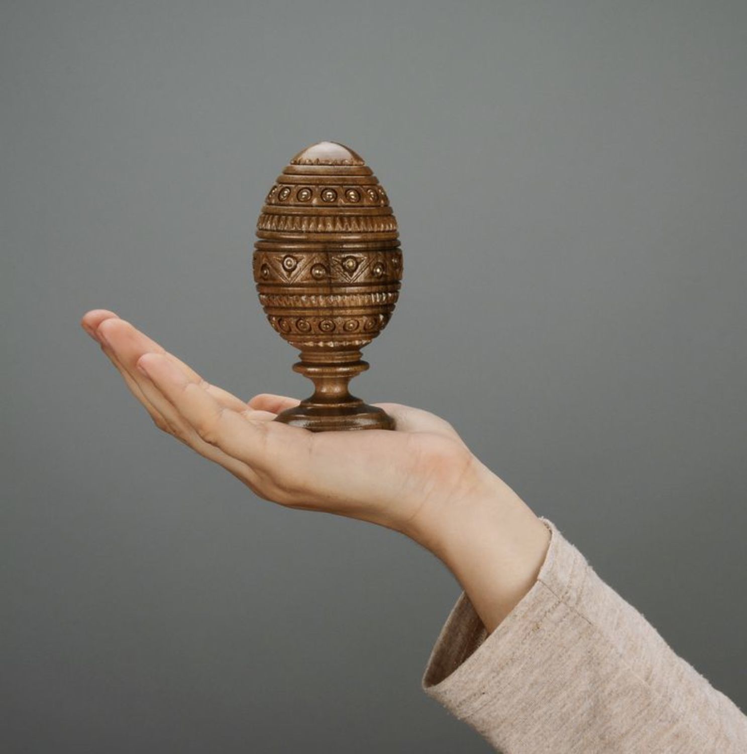 Coffret en bois original en forme d’œuf  photo 5