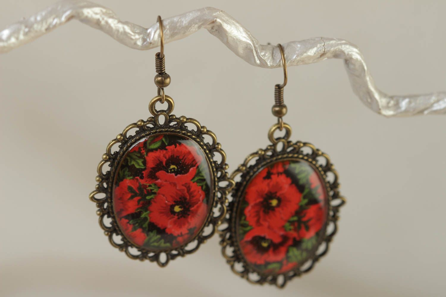 Egg-shaped vintage handmade earrings made of glass glaze with red poppies photo 1