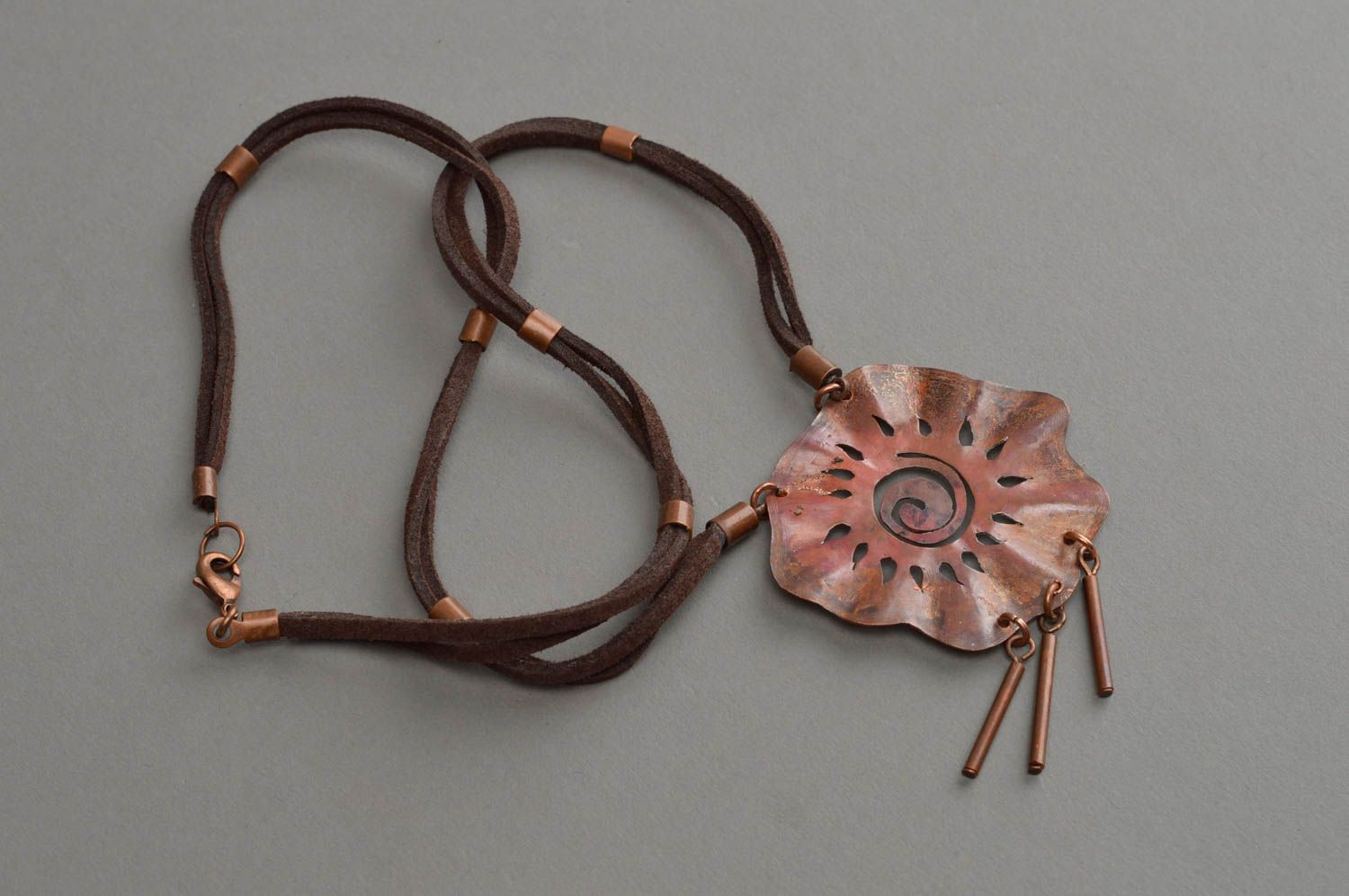 Colgante artesanal de cobre regalo original para mujer accesorio moderno foto 3