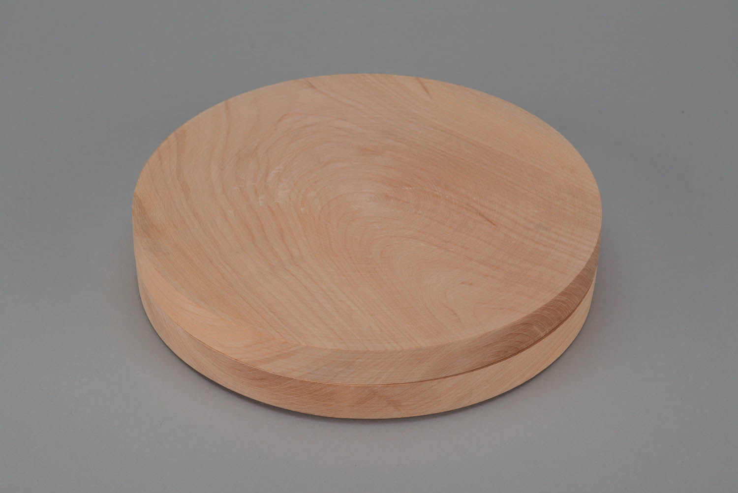 Boîte à décorer ronde sculptée de bois photo 3