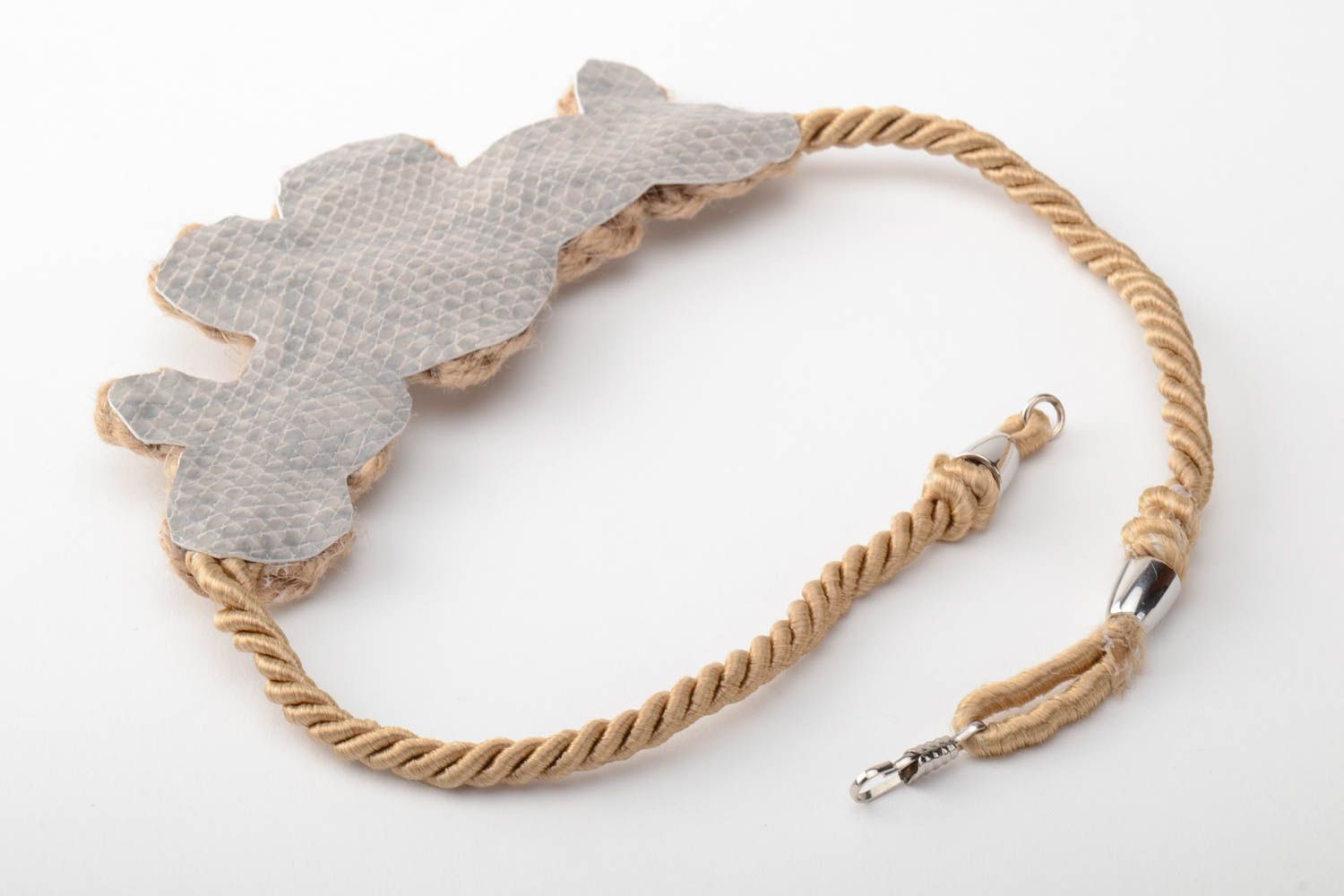 Joli collier beige en fils de lin fait main original avec perles fantaisie photo 5