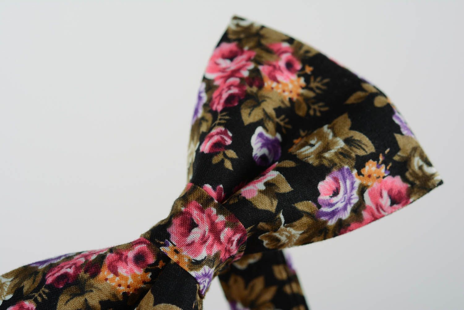 Black bow tie with roses photo 4