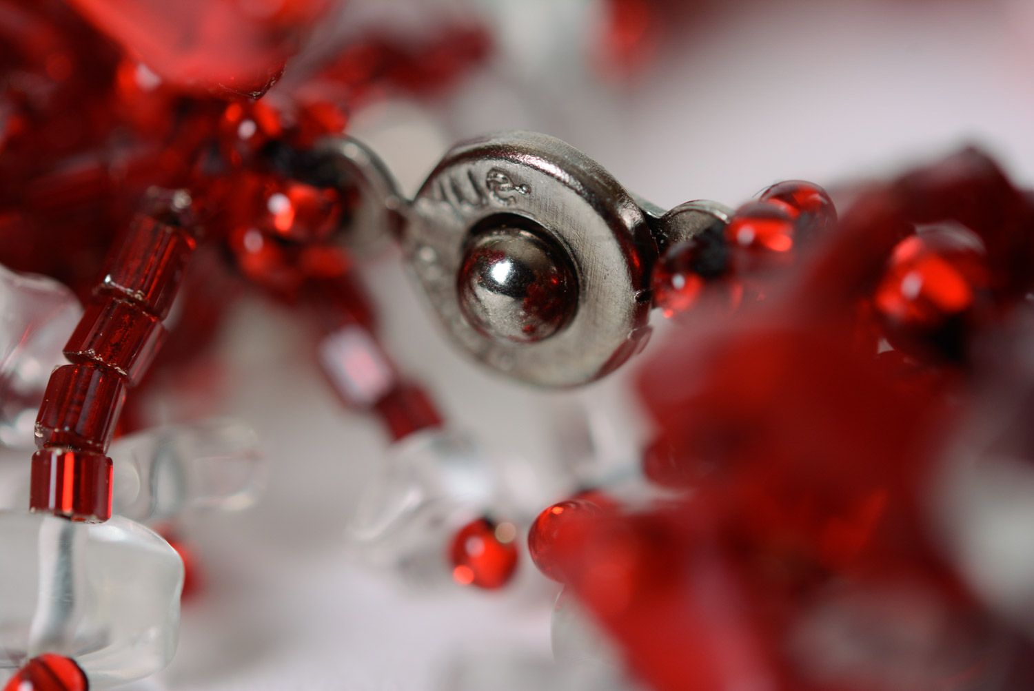 Бисерный браслет с чешским стеклом красный ручной работы широкий фото 4