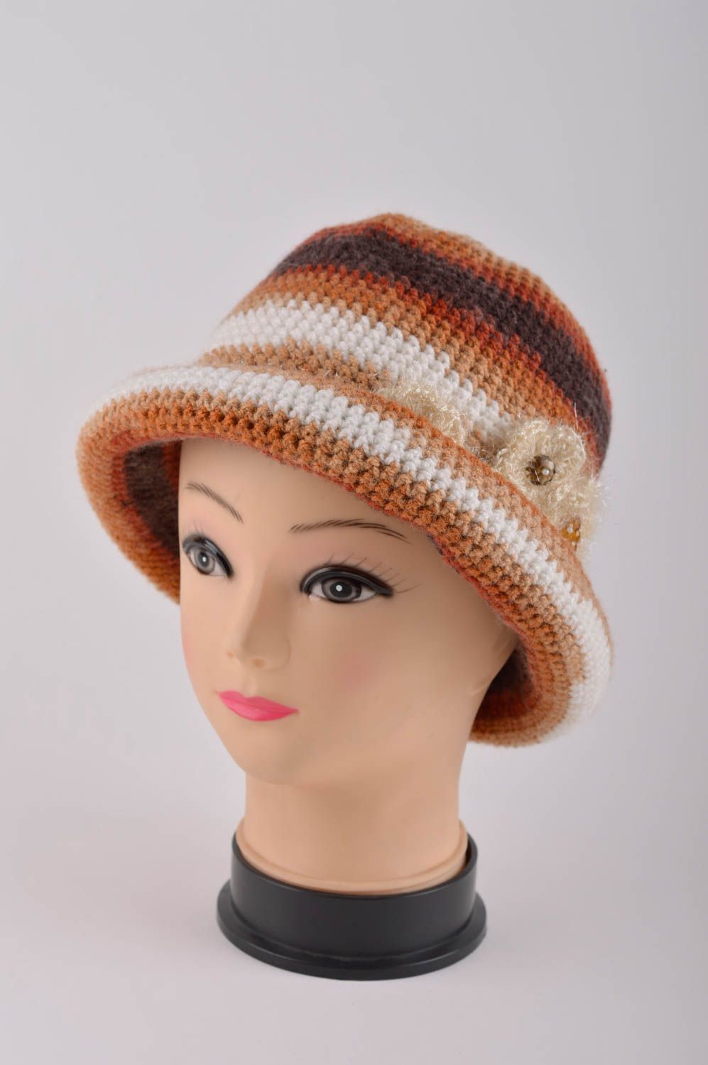 Вязаная шляпа ручной работы зимняя шапка красивая вязаная шапка женская стильная фото 2