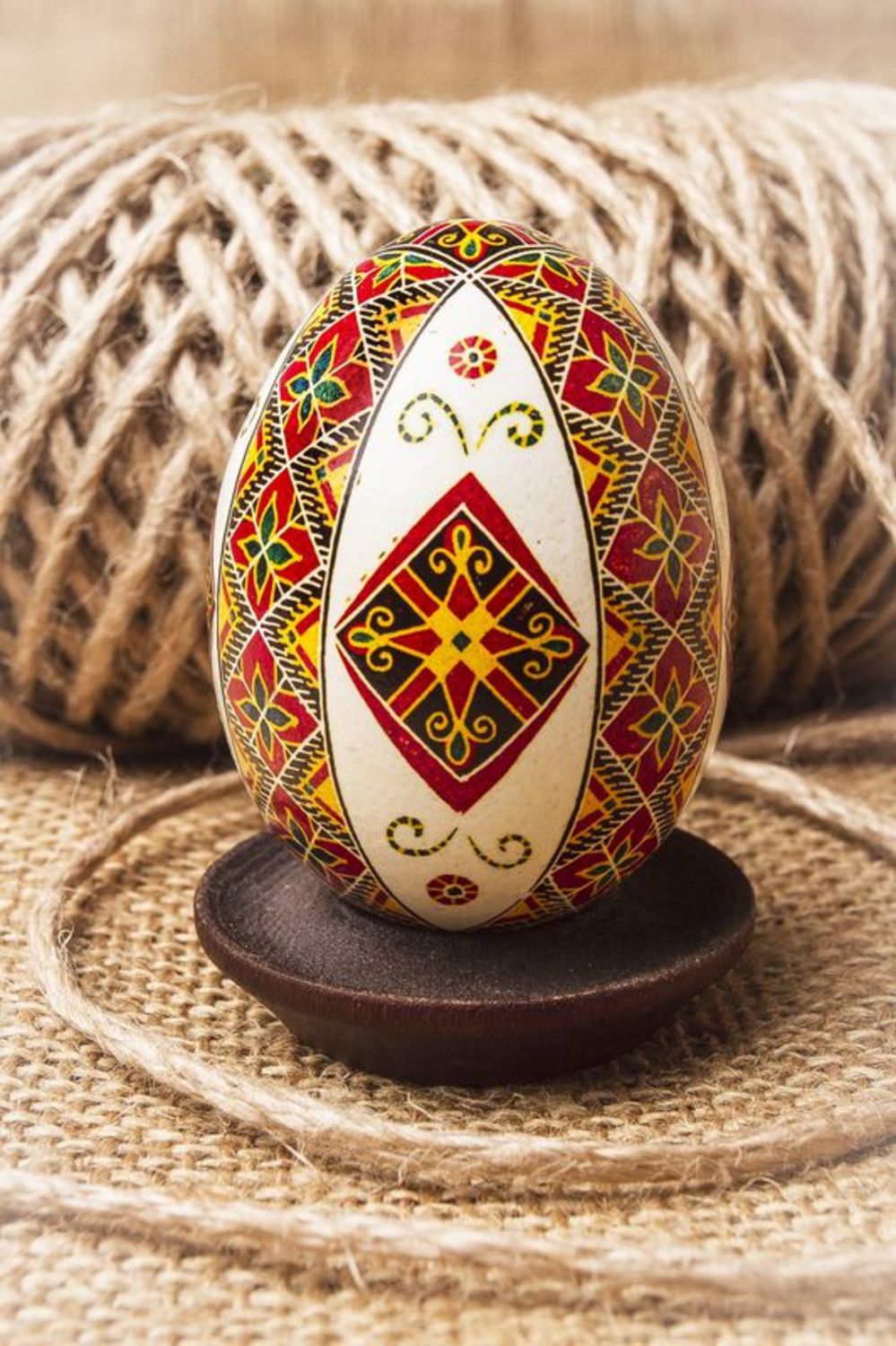 Pyssanka oeuf peint de Pâques fait à main  photo 1