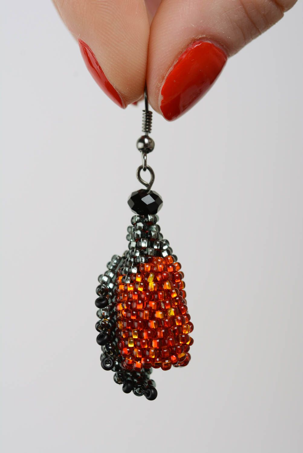 Small handmade designer beaded flower earrings Poppies unusual jewelry photo 4