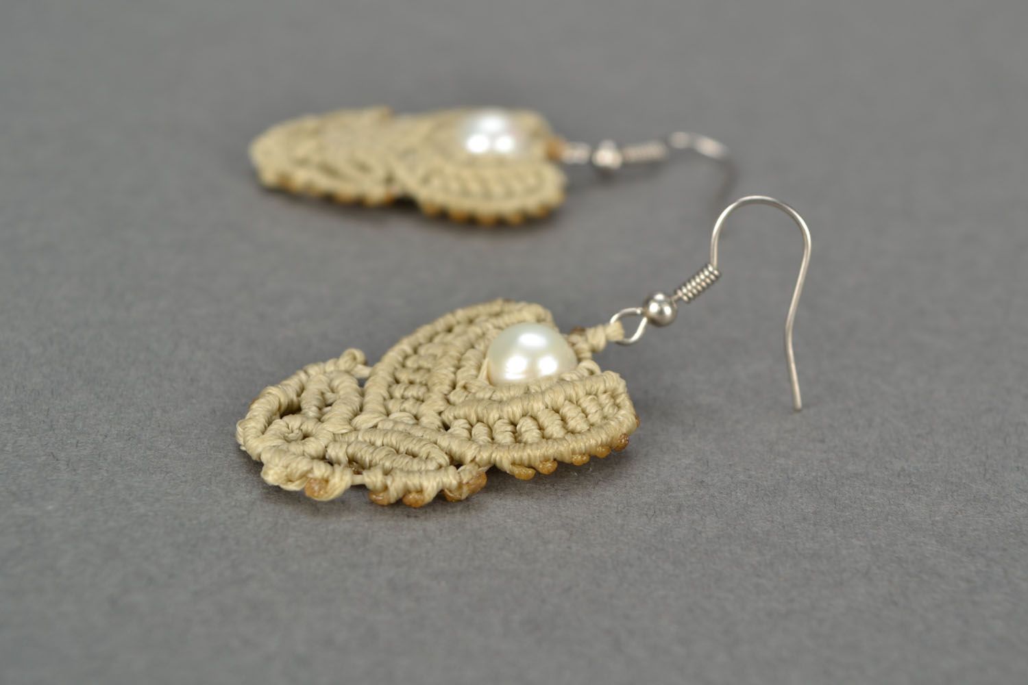 Woven earrings with pearls photo 4