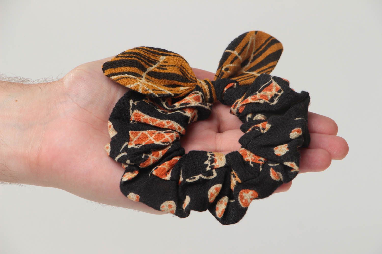 Chouchou à cheveux avec noeud en tissu noir à motif orange original fait main photo 5