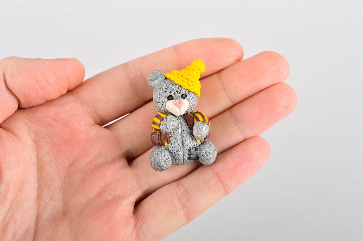 Брошь ручной работы серый мишка бижутерия из полимерной глины подарок девушке фото 5