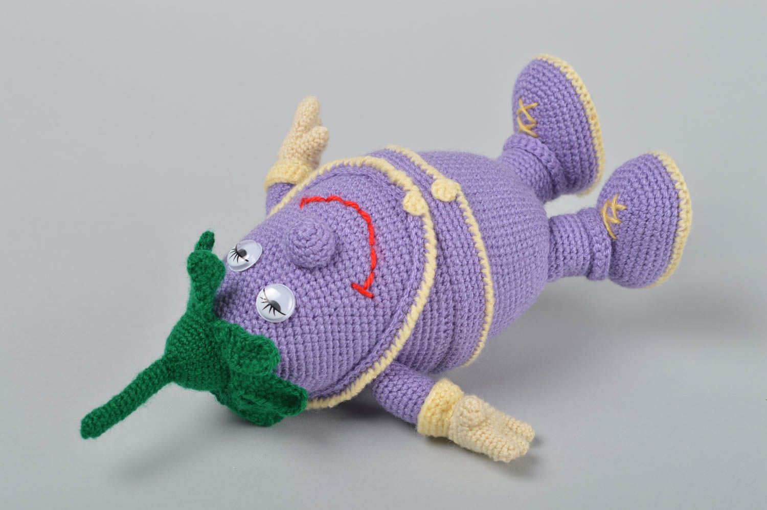 Handmade Häkel Kuscheltier Geschenk Idee Spielsache für Kinder Stoff Tier lila foto 3