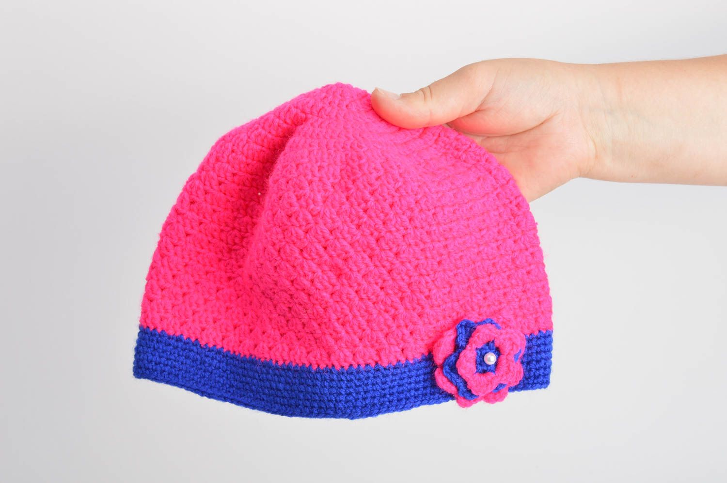 Bonnet tricoté enfant fille rose-bleu fait main au crochet en demi-coton photo 4