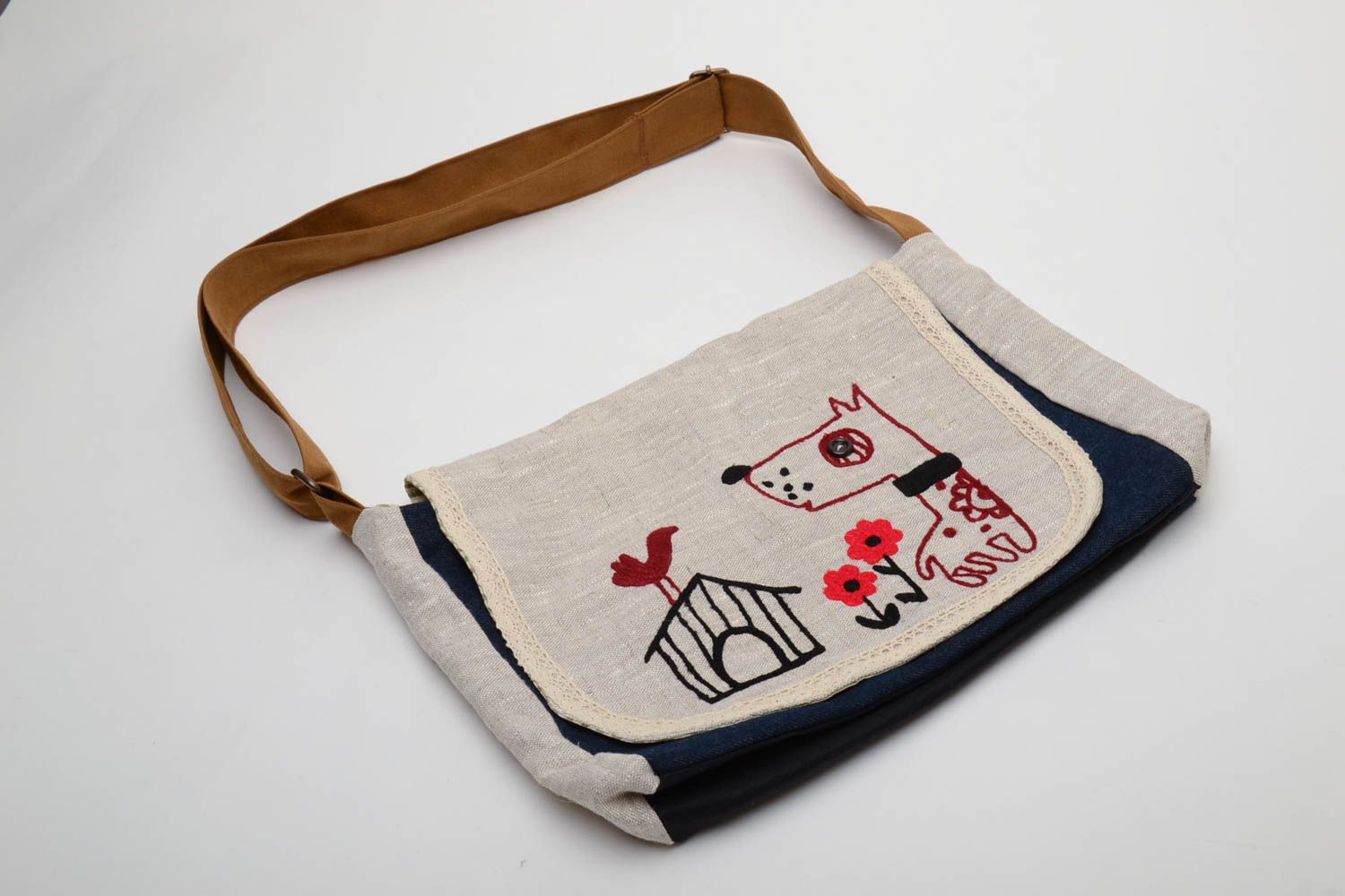 Handmade bag with embroidered dog photo 2