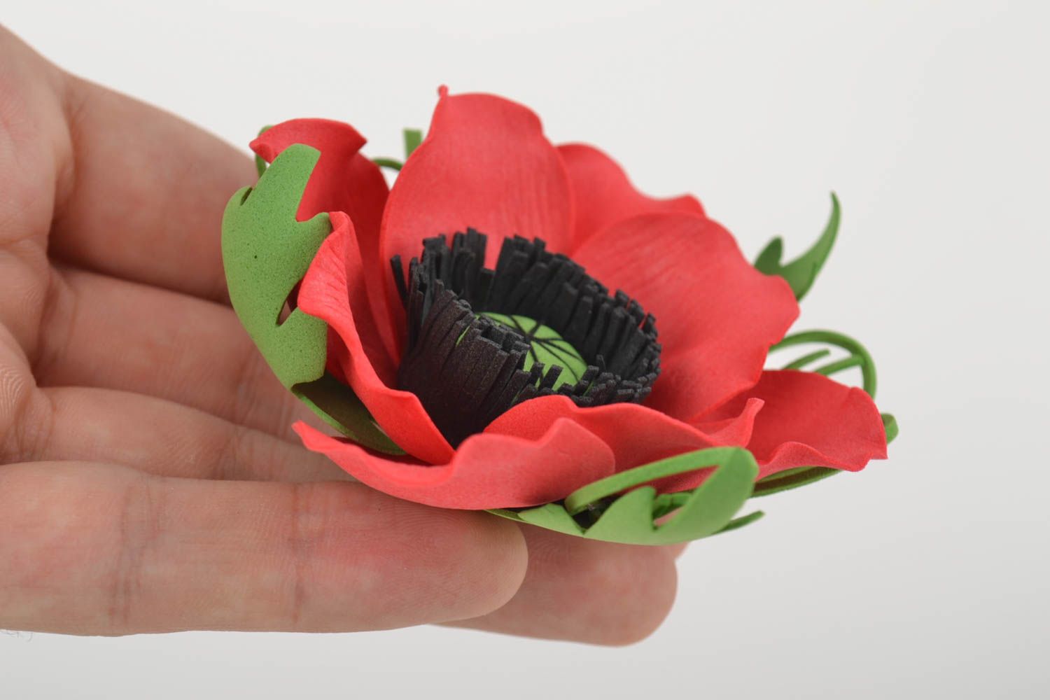 Broche en foamiran faite main en forme de fleur rouge de coquelicot originale photo 9