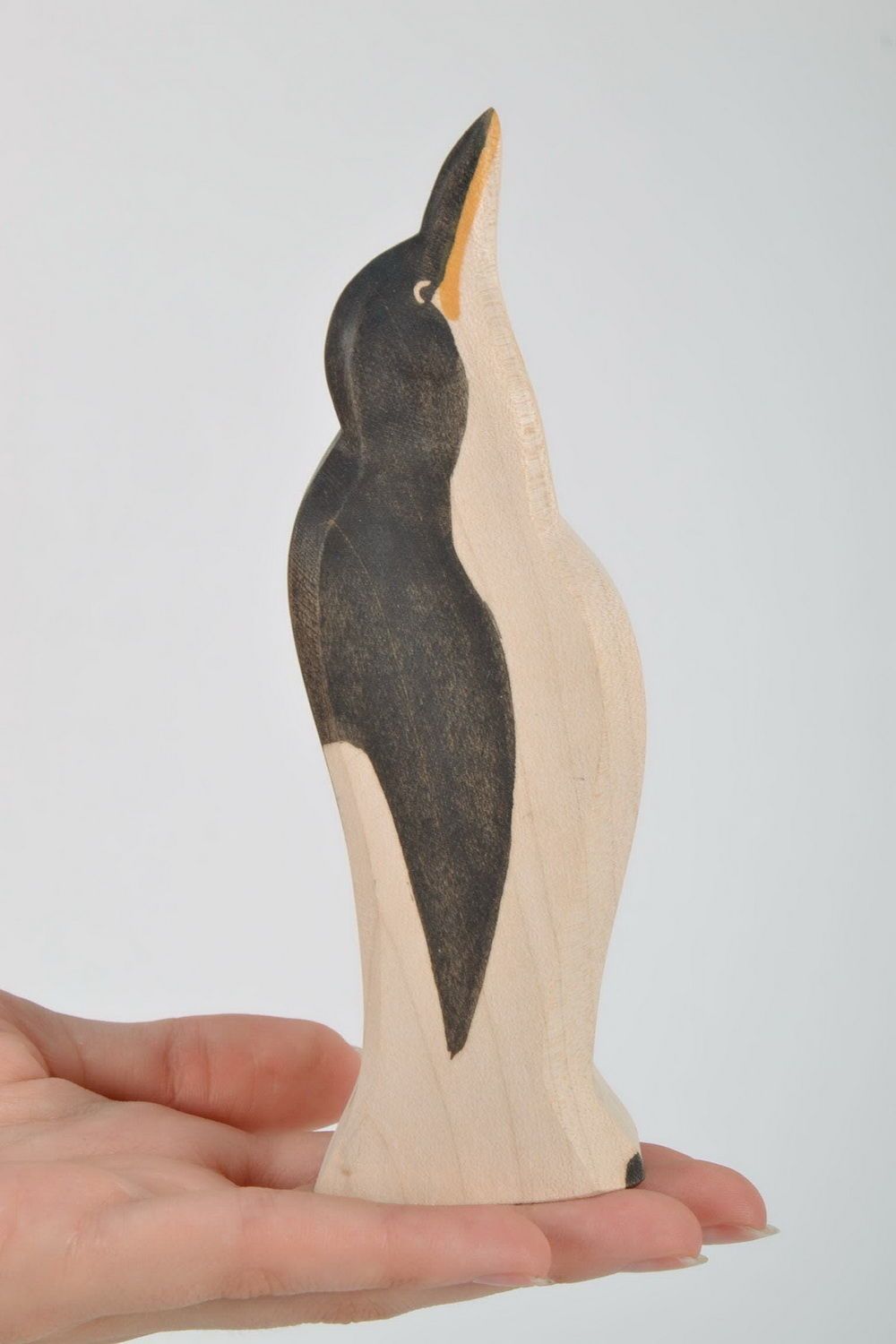 Holzstatuette Pinguin foto 2